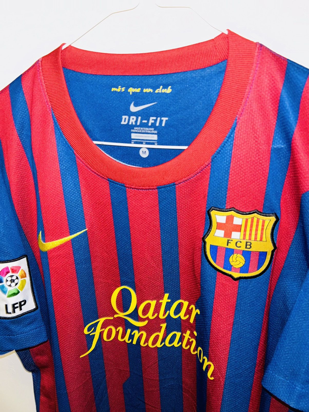Nike Fc Barcelona 2011/12 home jersey Size US M / EU 48-50 / 2 - 3 Thumbnail