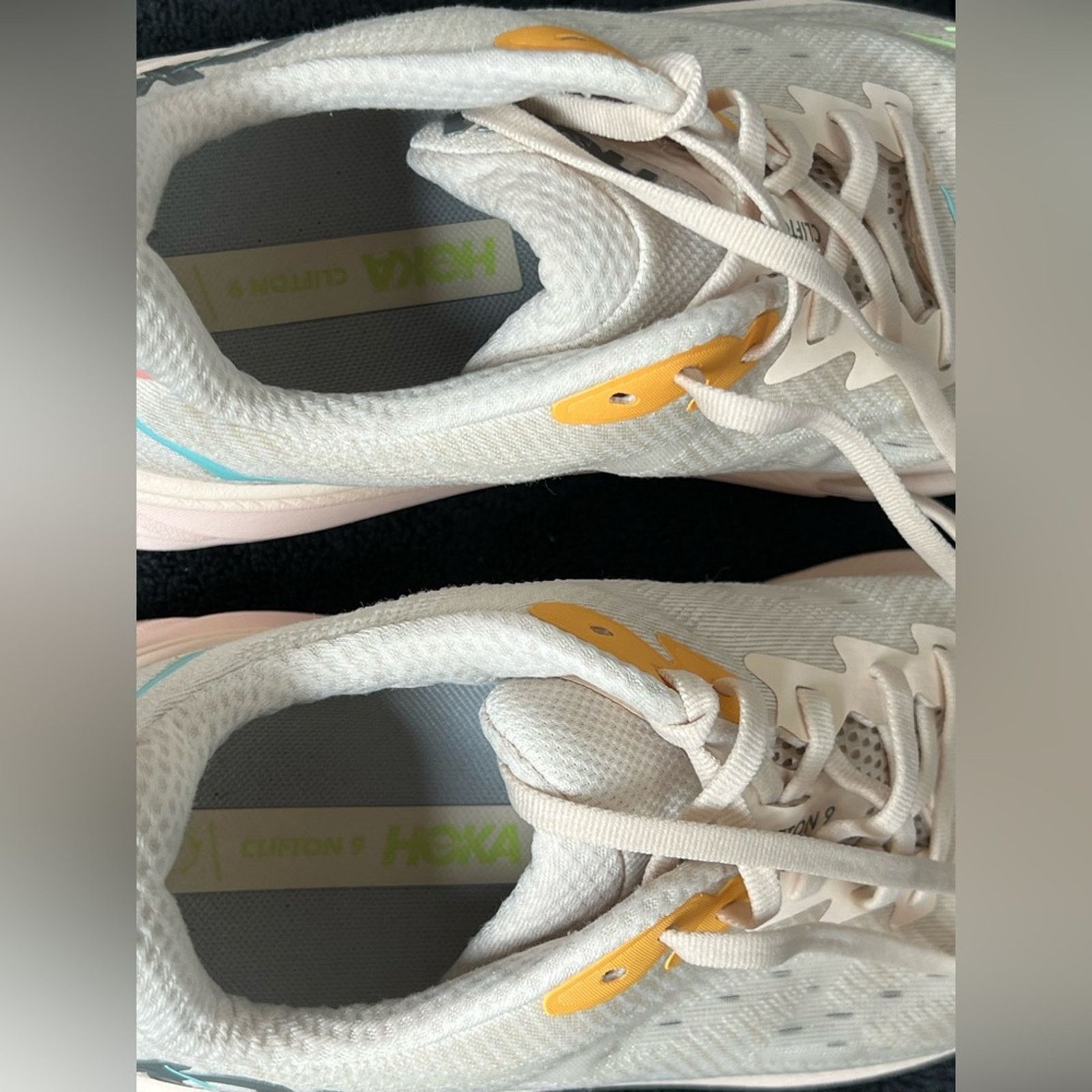 Hoka Hoka Women's Clifton 9 Shoes Vanilla/Astral SIZE 10 D WIDE Size US 10 / IT 40 - 9 Thumbnail