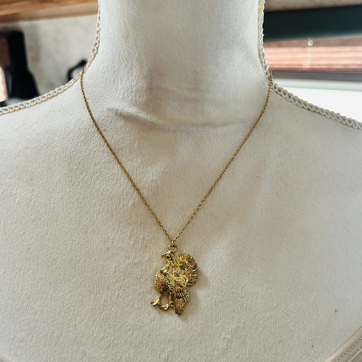 Vintage Vintage gold plated turkey pendant on chain necklace Size ONE SIZE - 2 Thumbnail