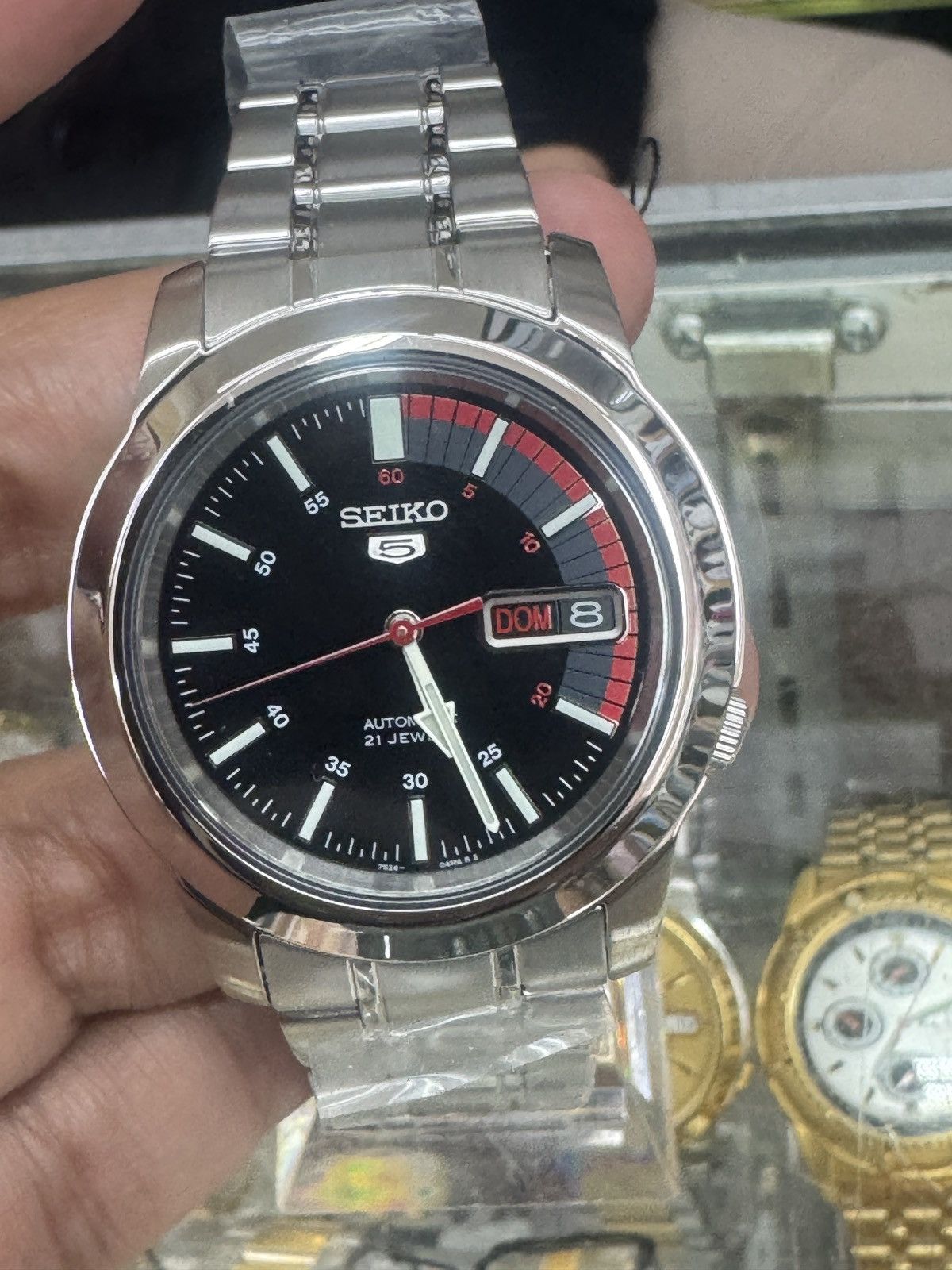 Seiko Seiko Men's Seiko 5 Automatic Gold Dial Size 40 - 2 Thumbnail