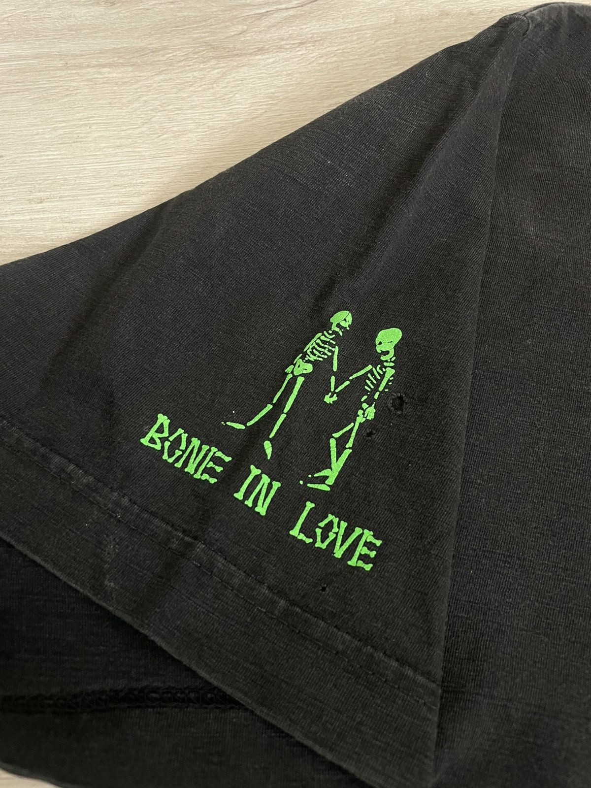 Vintage Vintage Faded Bone In Love Tee Skeleton Distressed Y2k Size US XL / EU 56 / 4 - 5 Thumbnail