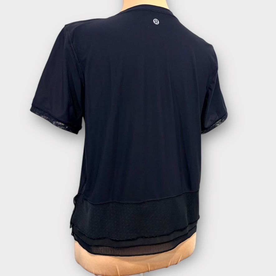 Lululemon Lululemon Sole Training Tee 4 Black Luxtreme Mesh Dot Trim S Size S / US 4 / IT 40 - 6 Thumbnail