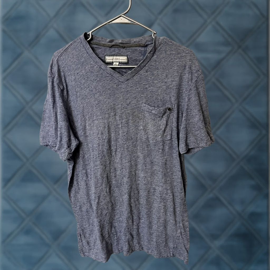 PD&C PD&C Men's T-Shirt V-Neck Short Sleeve Blue Solid Larg e Size Large Blue PD&C Shirt Mens Size US L / EU 52-54 / 3 - 1 Thumbnail