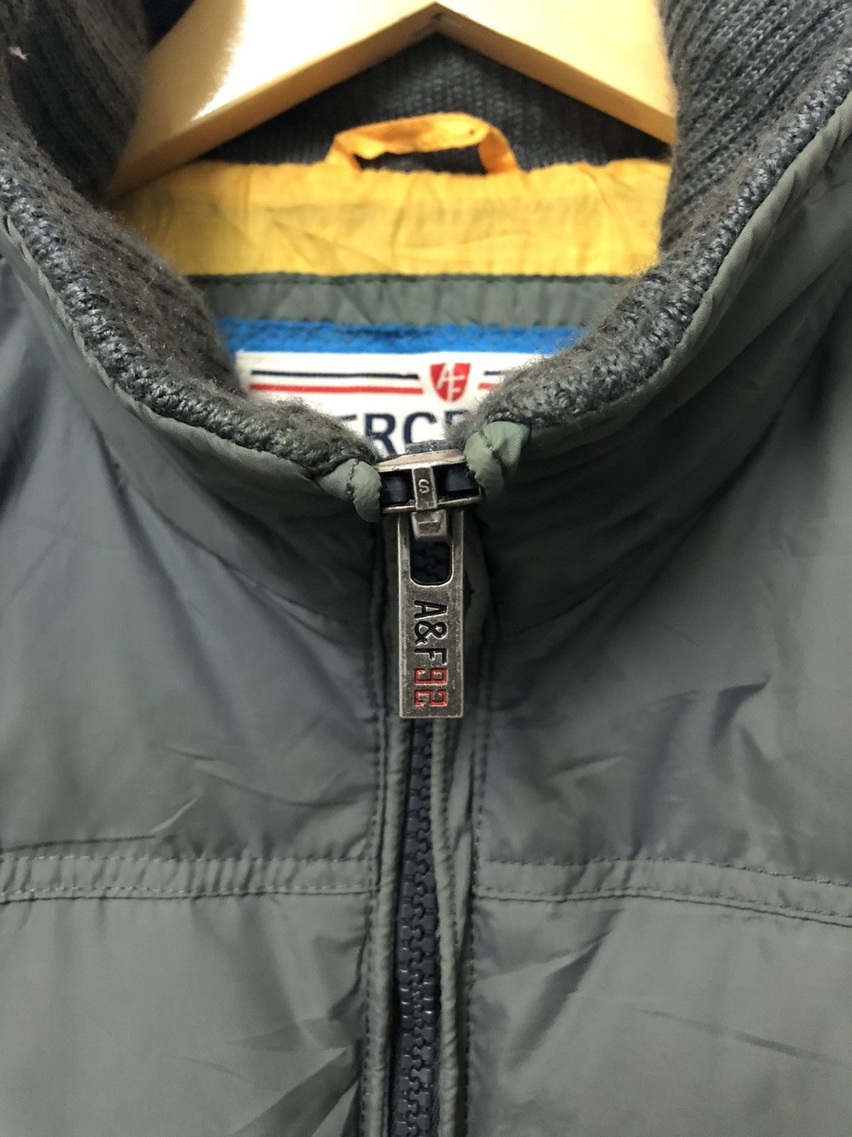 Abercrombie & Fitch VTG Abercrombie & Fitch Moose Logo Olive Puffer Jacket Size US S / EU 44-46 / 1 - 9 Thumbnail