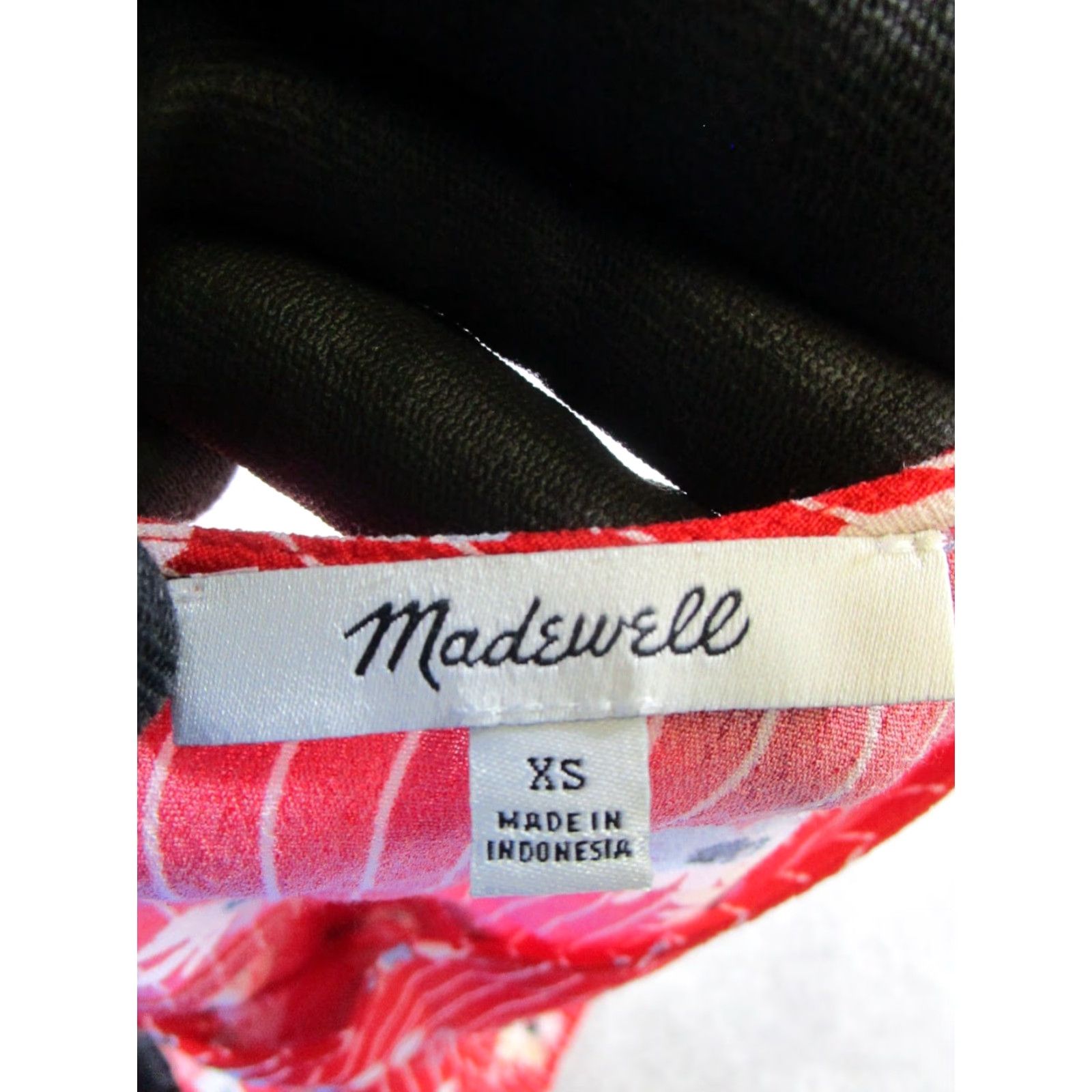 Madewell Madewell Shirt Womens XS Red Floral Top V-Neck Short Sleeve Blouse Casual Size XS / US 0-2 / IT 36-38 - 3 Thumbnail