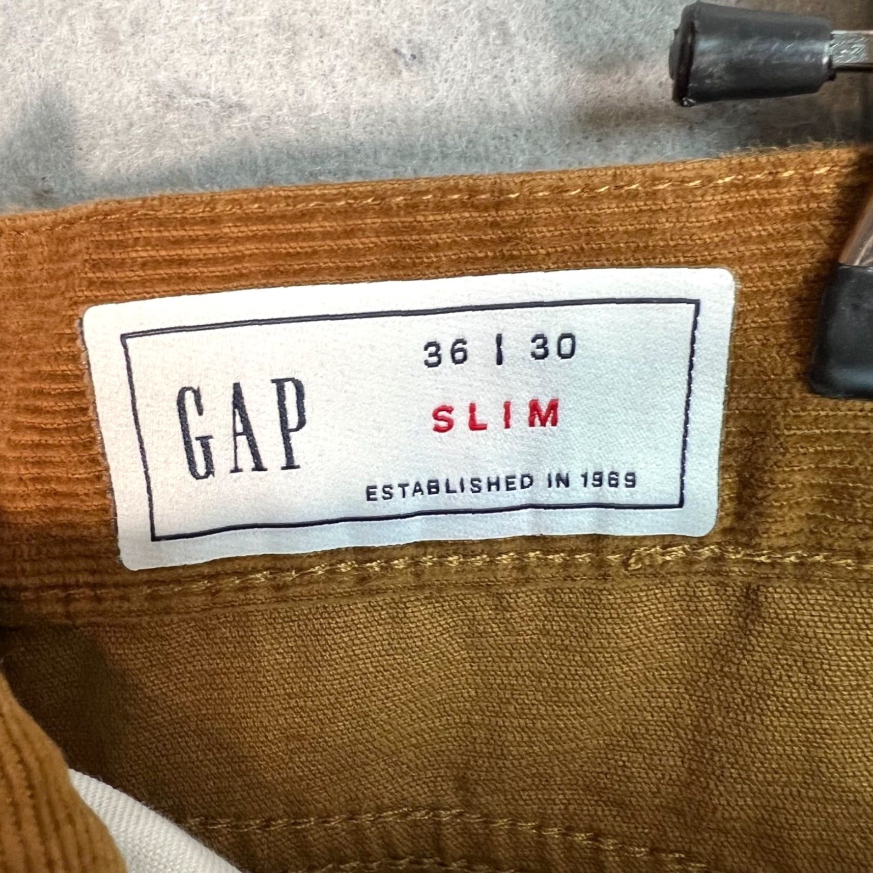 Gap Gap Mens Size 36 x 30 Slim Fit Brown Tapered Leg Corduroy Pant Shirt? Size US 36 / EU 52 - 3 Thumbnail