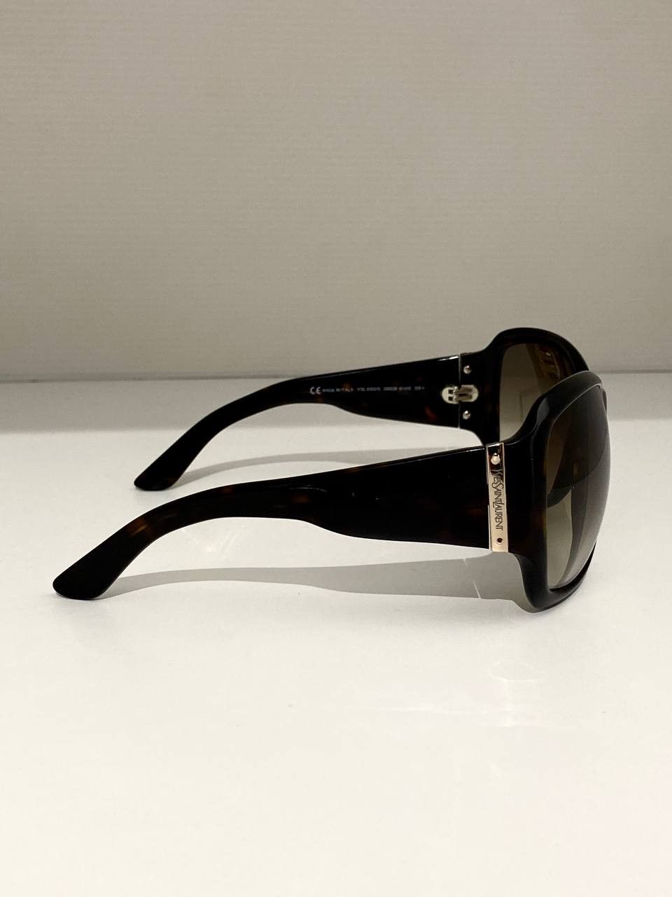 Yves Saint Laurent Yves Saint Laurent YSL Logo Oval Oversized Sunglasses Y2K Size ONE SIZE - 6 Thumbnail