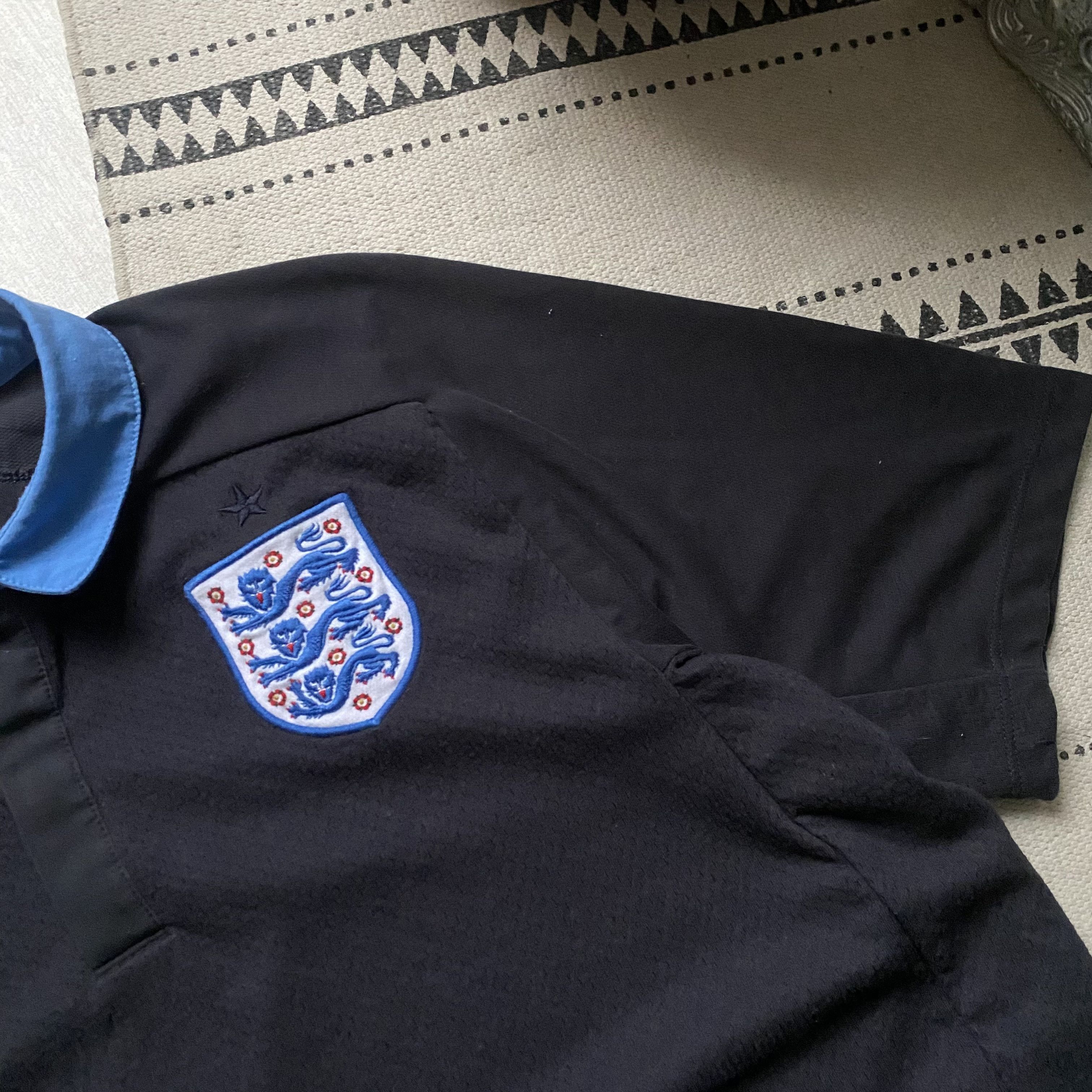 Umbro ⚽️ Vintage Blockore Umbro England Soccer jersey Polo Nike Size US L / EU 52-54 / 3 - 4 Thumbnail