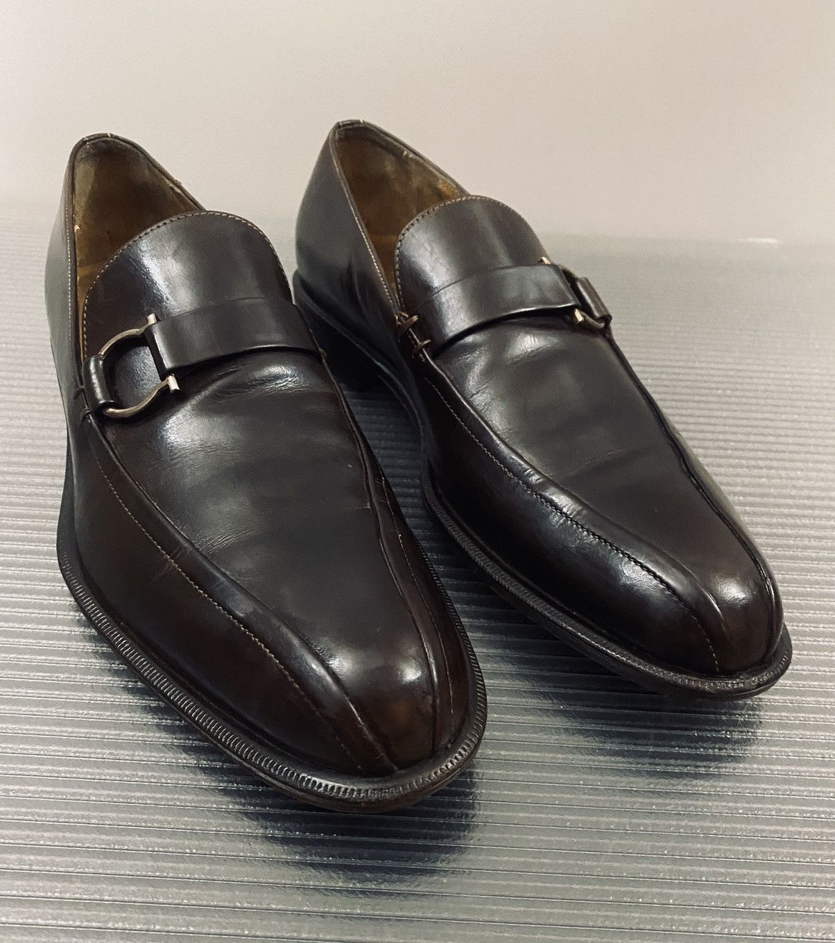 Salvatore Ferragamo Ferragamo 🇮🇹 dk brown leather brass gancini loafer 8.5 NEW Size US 8.5 / EU 41-42 - 11 Thumbnail