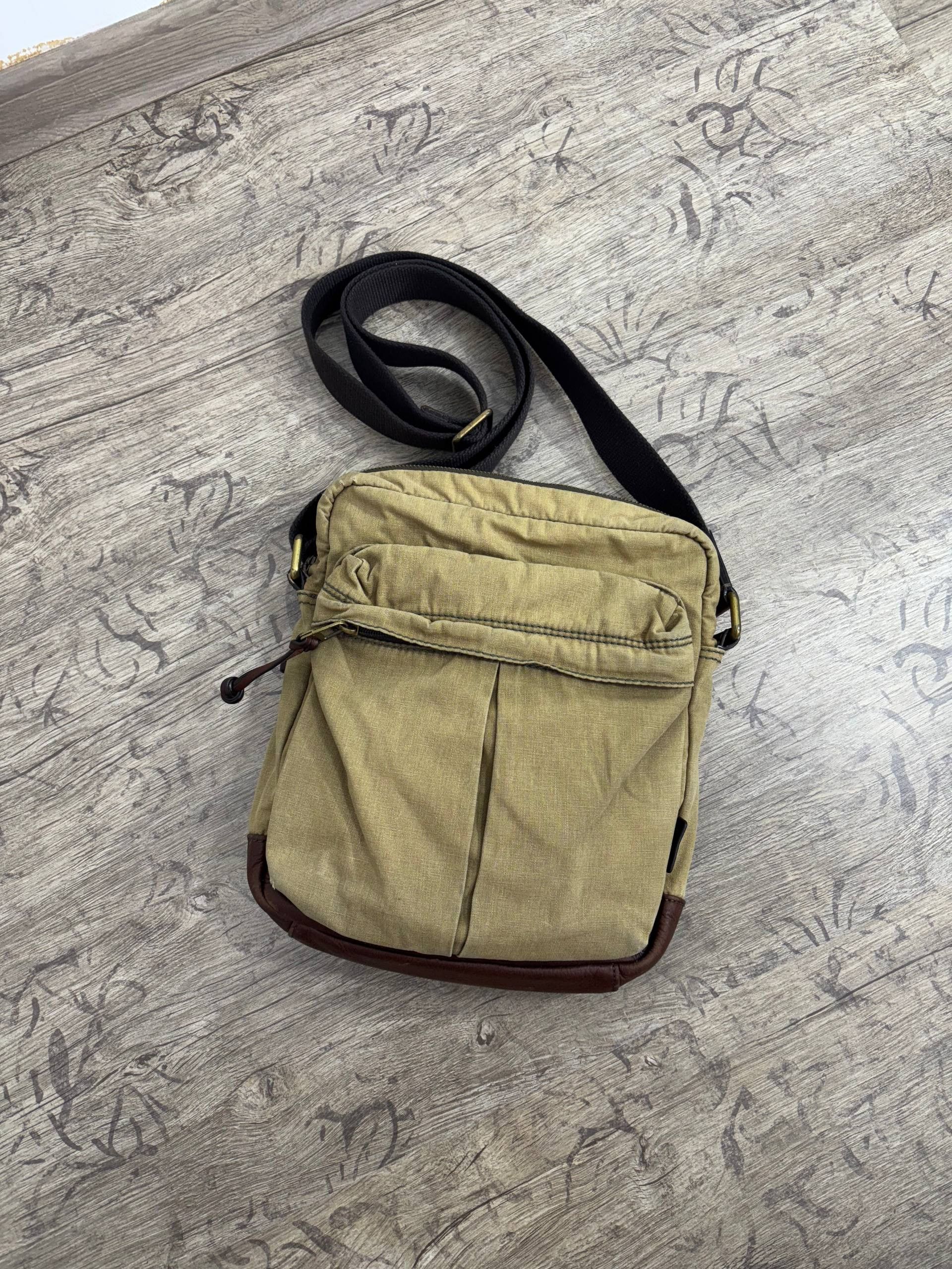 Diesel VTG Diesel 90s Style Military Sling Bag Distressed Crossbody Size ONE SIZE - 4 Thumbnail