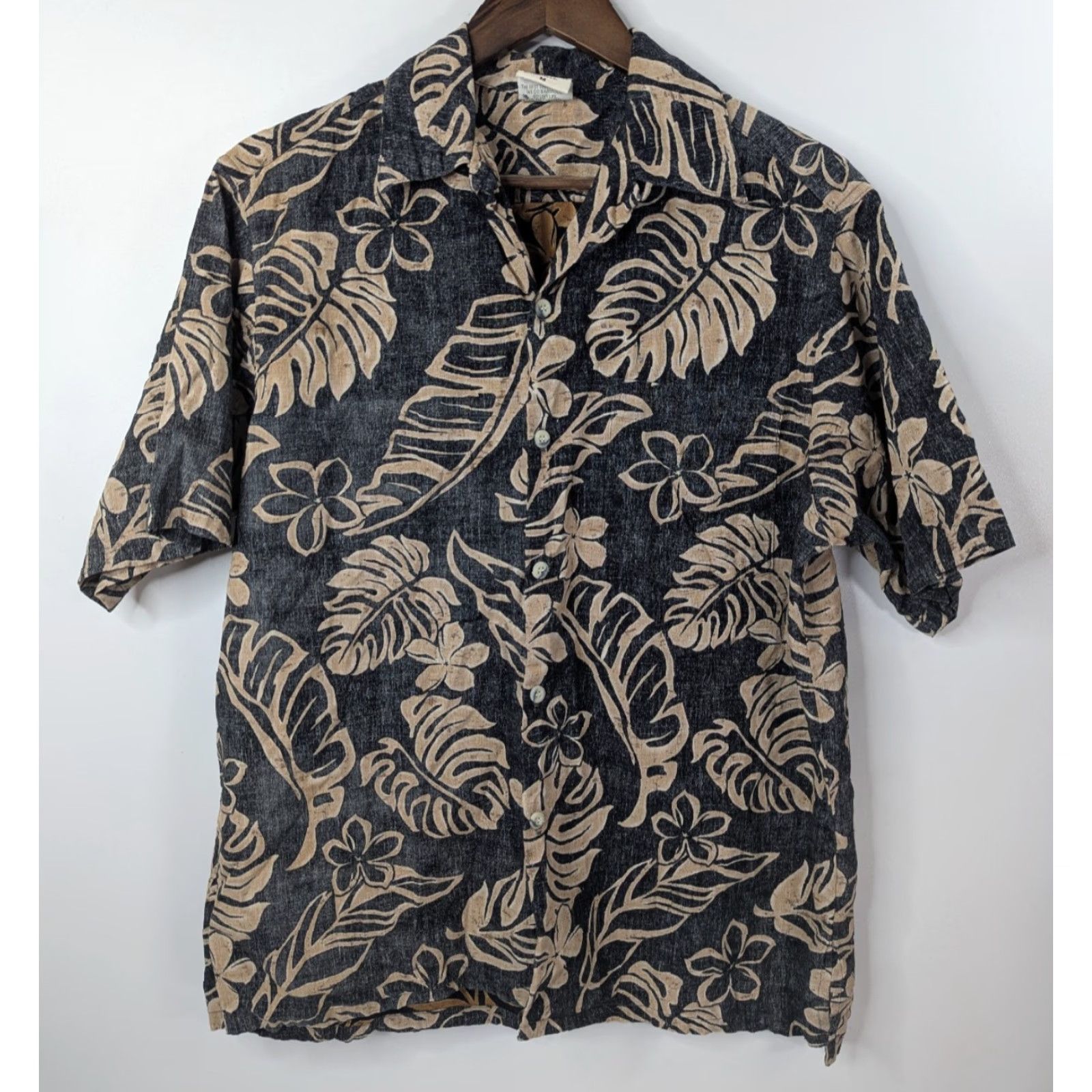 Vivobarefoot VTG Go Barefoot Shirt Men's M Beige Palm Hawaiian Aloha Floral Short Sleeve Button-Up Collared Pocket Tropical 100% Cotton Size US M / EU 48-50 / 2 - 2 Thumbnail