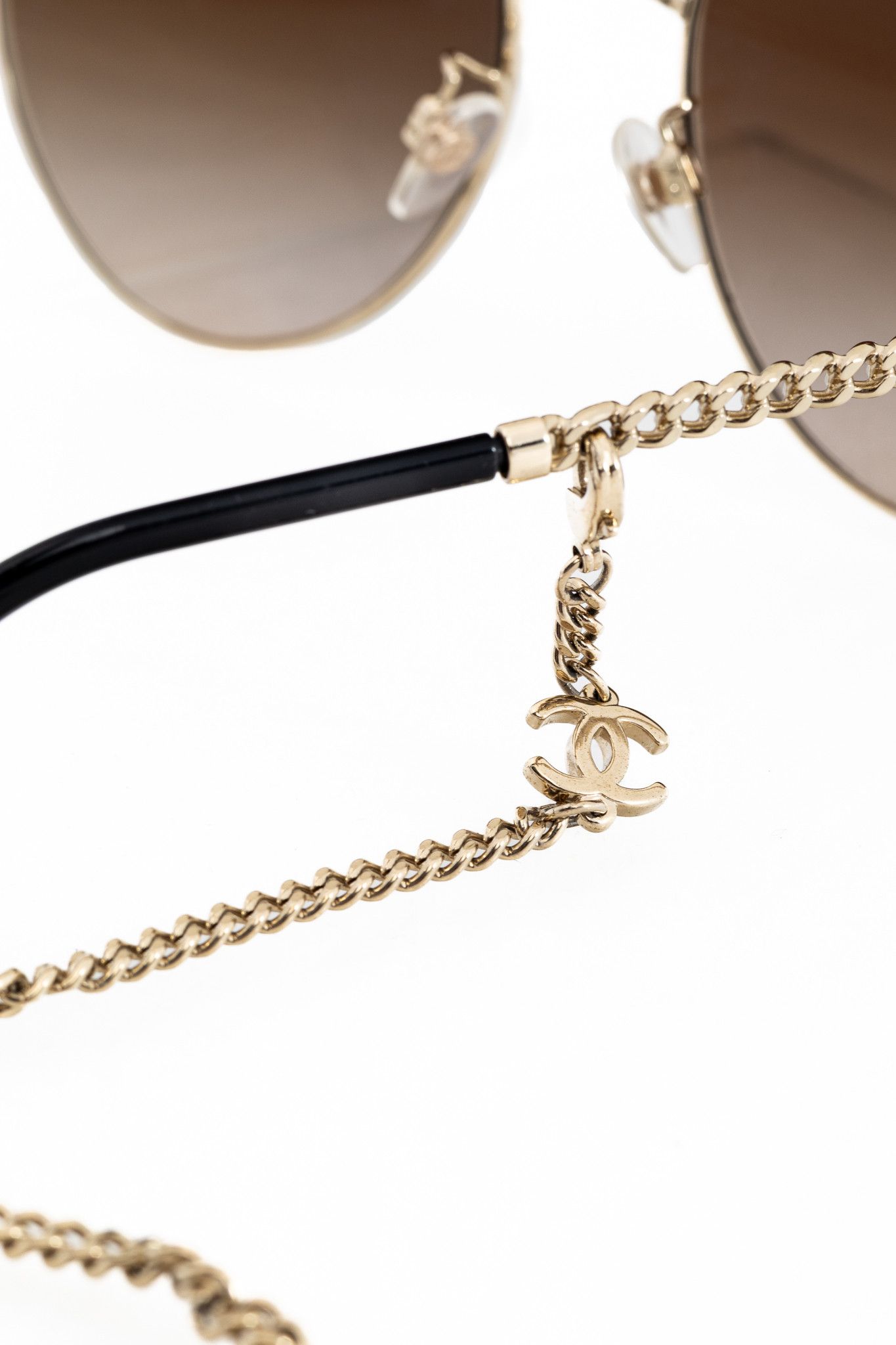 Chanel Chanel Pantos Gold-Tone & Black Metal-Chain Sunglasses Size ONE SIZE - 6 Thumbnail