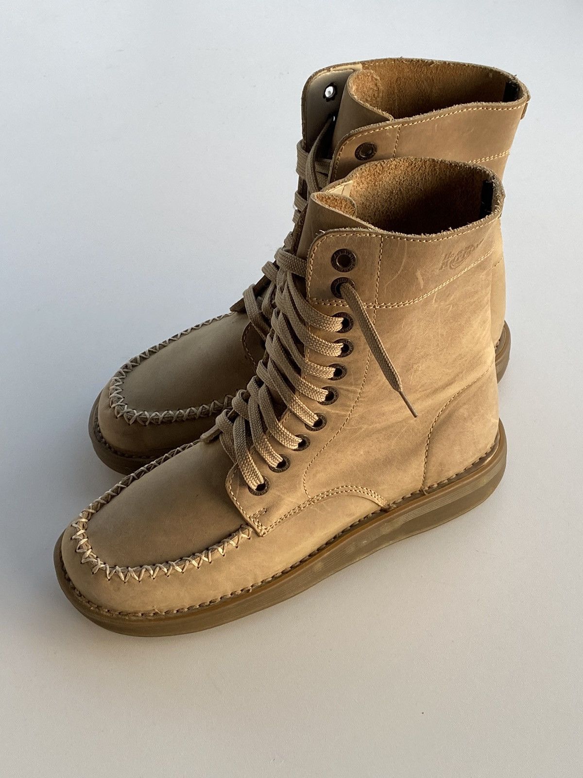 Dr. Martens Dr. Martens AirWair Beige Leather Boots US-8 EU40 Size US 8 / IT 38 - 13 Thumbnail