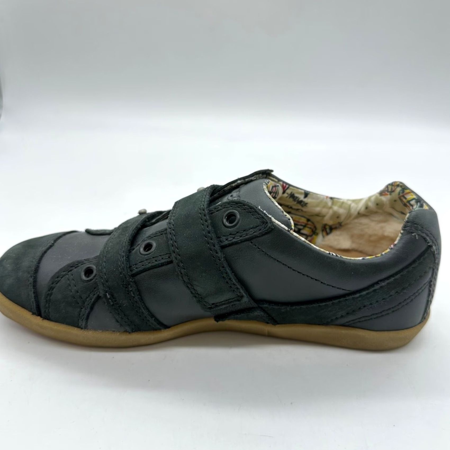 Ugg UGG Landry Black Leather Sneakers Women's Size 5 Hook & Loop Closure Sneakers Size US 5 / IT 35 - 5 Thumbnail