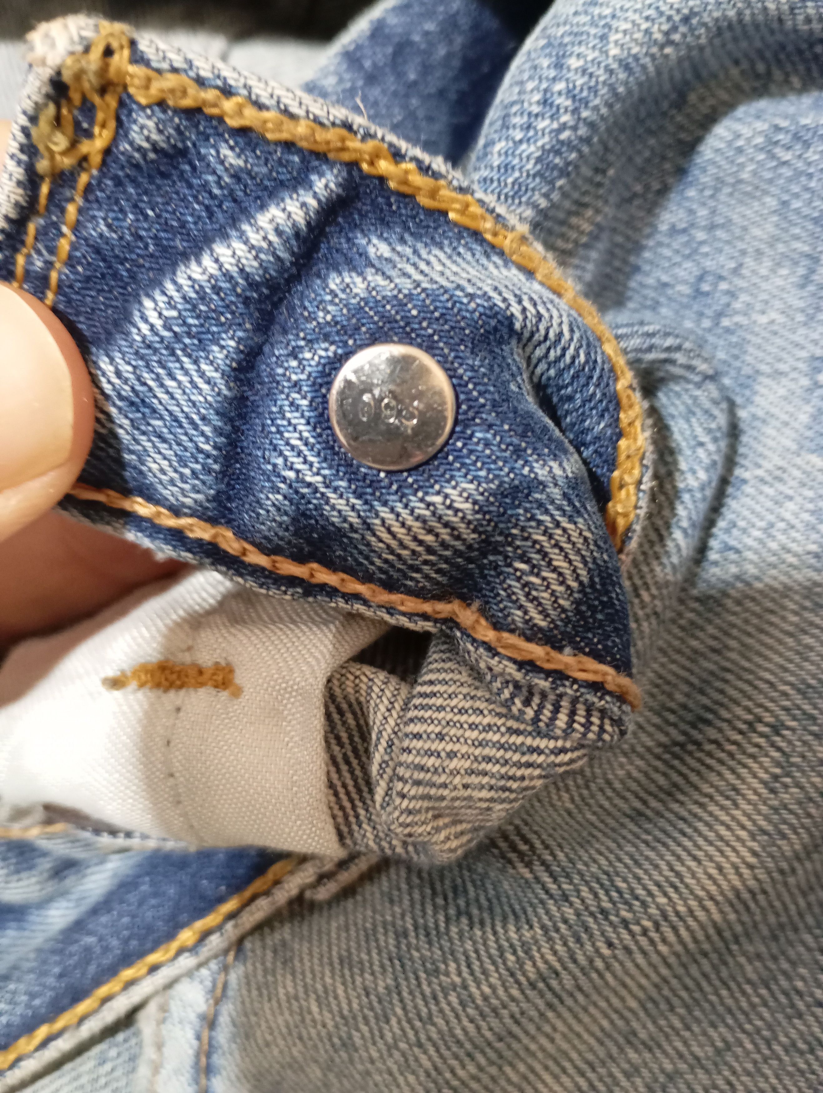 Levi's Vintage Levis 501 Bleu Wash Distressed Jeans Size US 32 / EU 48 - 14 Thumbnail