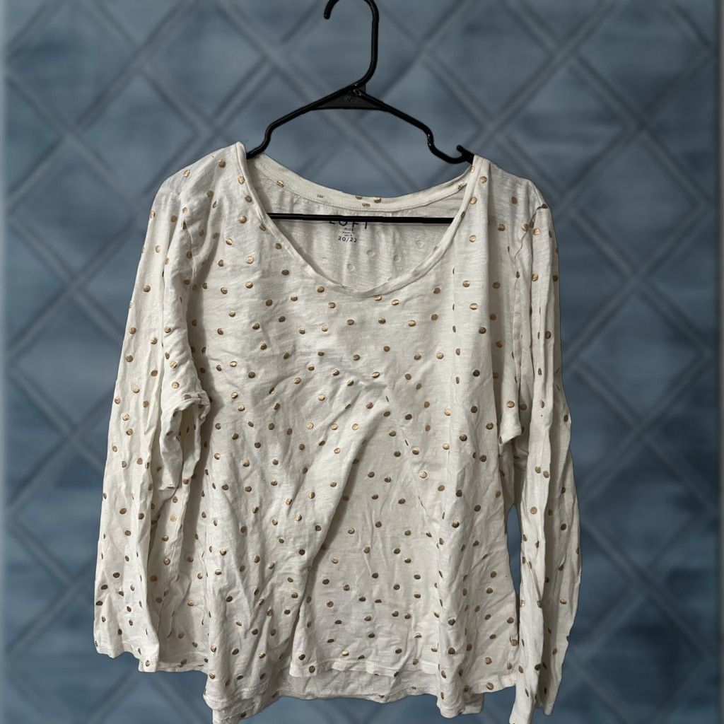 Loft VINTAGE Loft Plus 20/22 Crean W/Shiny Gold Polka Dot Scoop Neck Long Sleeve Tshirt Size 3XL / US 20-22 - 1 Thumbnail