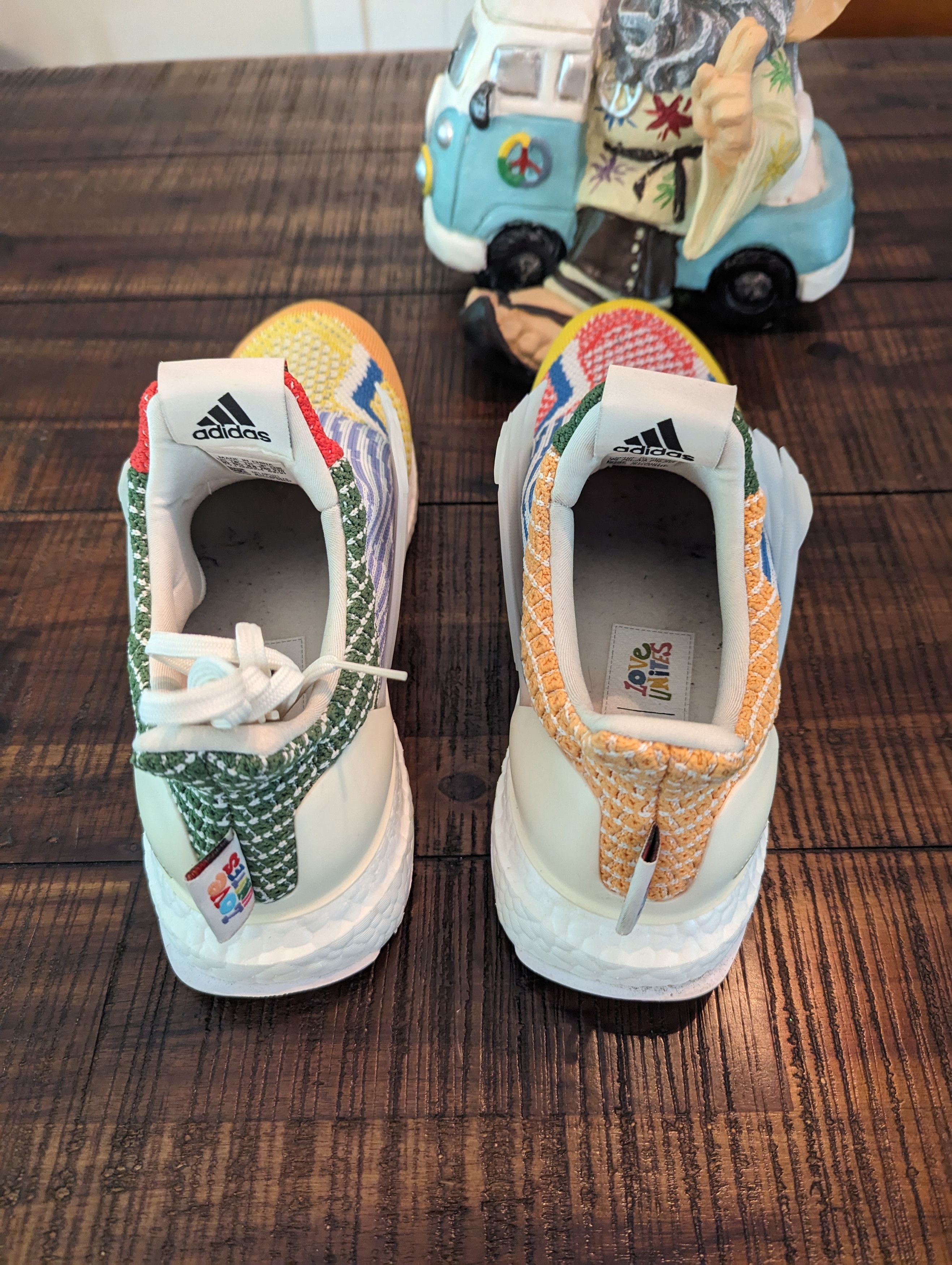 Adidas Adidas limited edition "Love Unites" Ultra Bounce Size US 10 / EU 43 - 18 Thumbnail