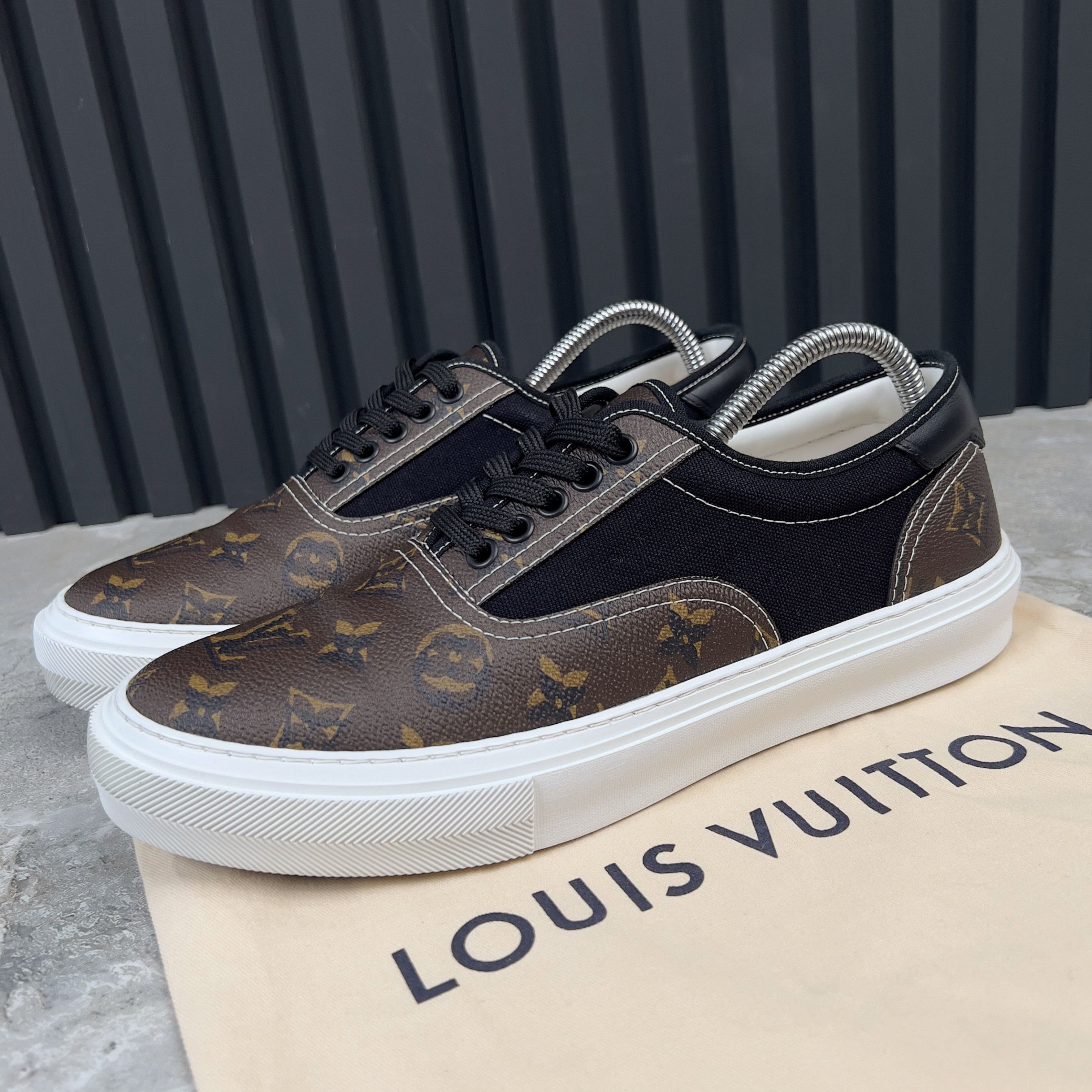 Louis Vuitton Louis Vuitton Trocadero Richelieu sneakers  display picture 1