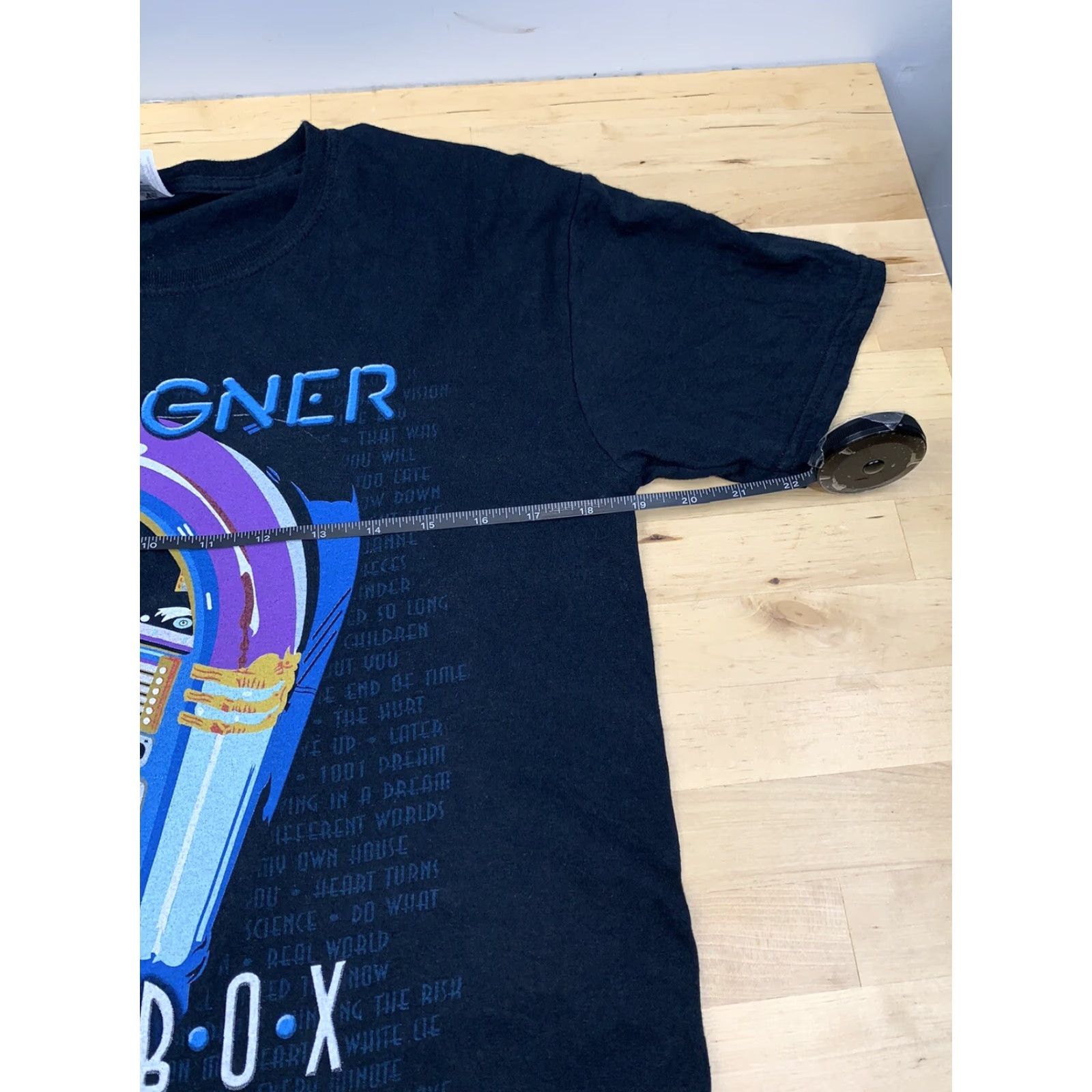 Gildan Foreigner Jukebox Hero World Tout T Shirt M Music Rock Band Merch #7135 Size US M / EU 48-50 / 2 - 5 Thumbnail