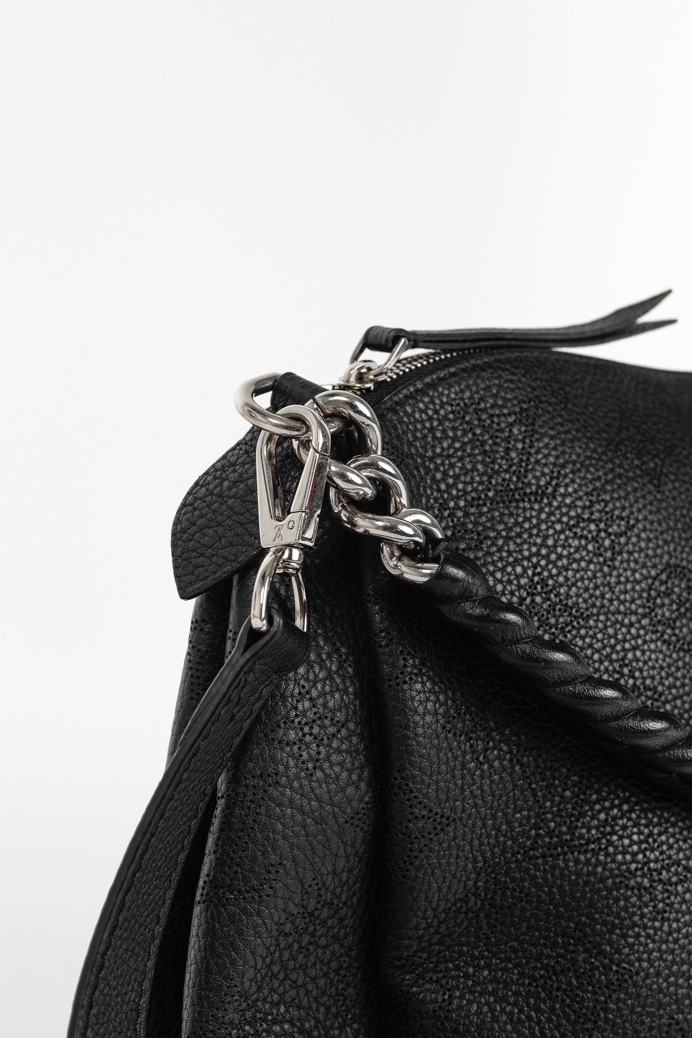 Louis Vuitton Louis Vuitton Babylone Chain BB Mahina Perforated Bag Size ONE SIZE - 8 Thumbnail