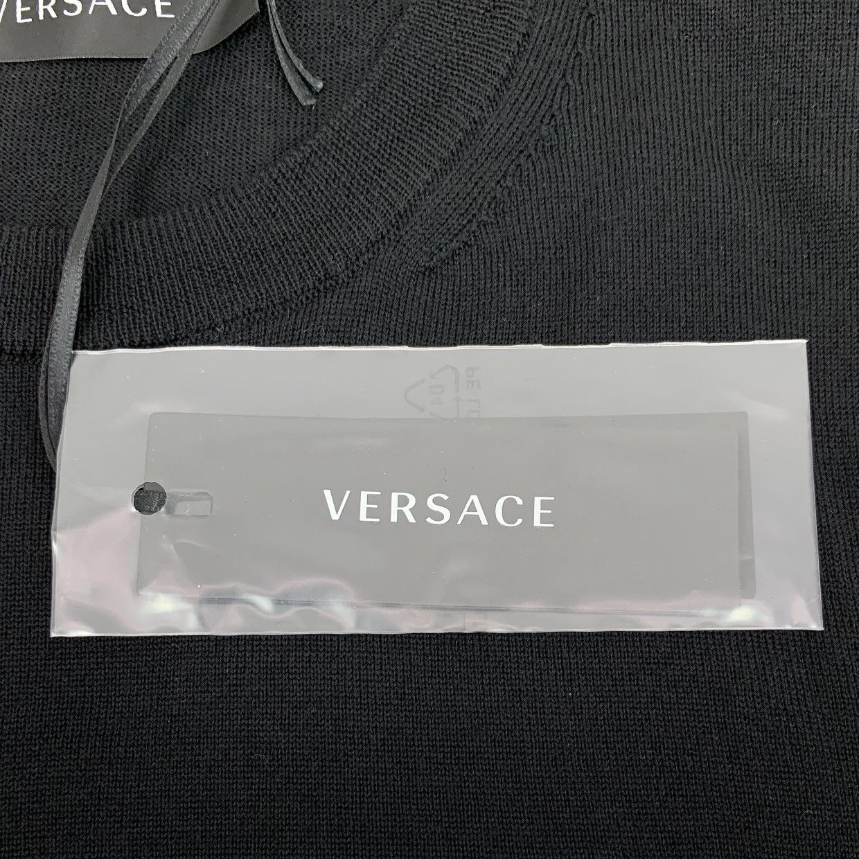 Versace Versace Black Wool Long Sleeve Knit Sweater K26WX Size US S / EU 44-46 / 1 - 6 Thumbnail