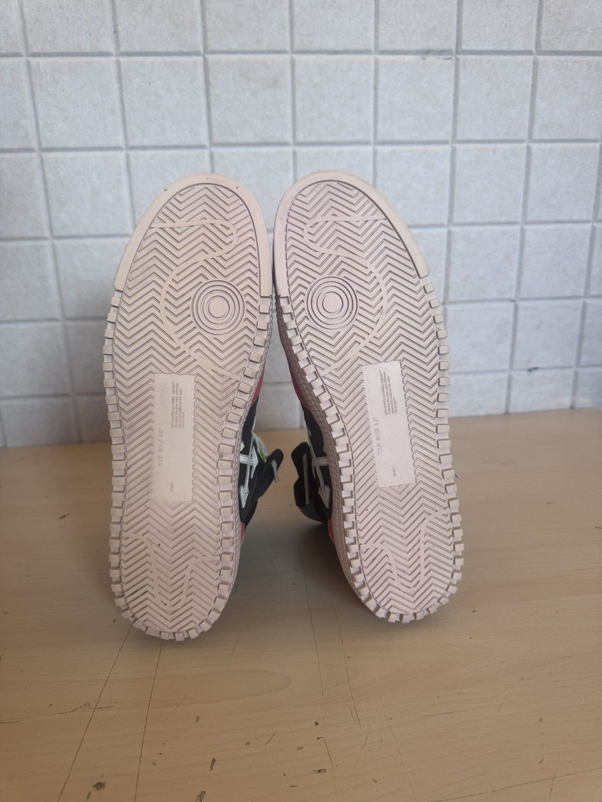 Off-White Off-White Off-Court Sneaker Size US 11 / EU 44 - 10 Thumbnail