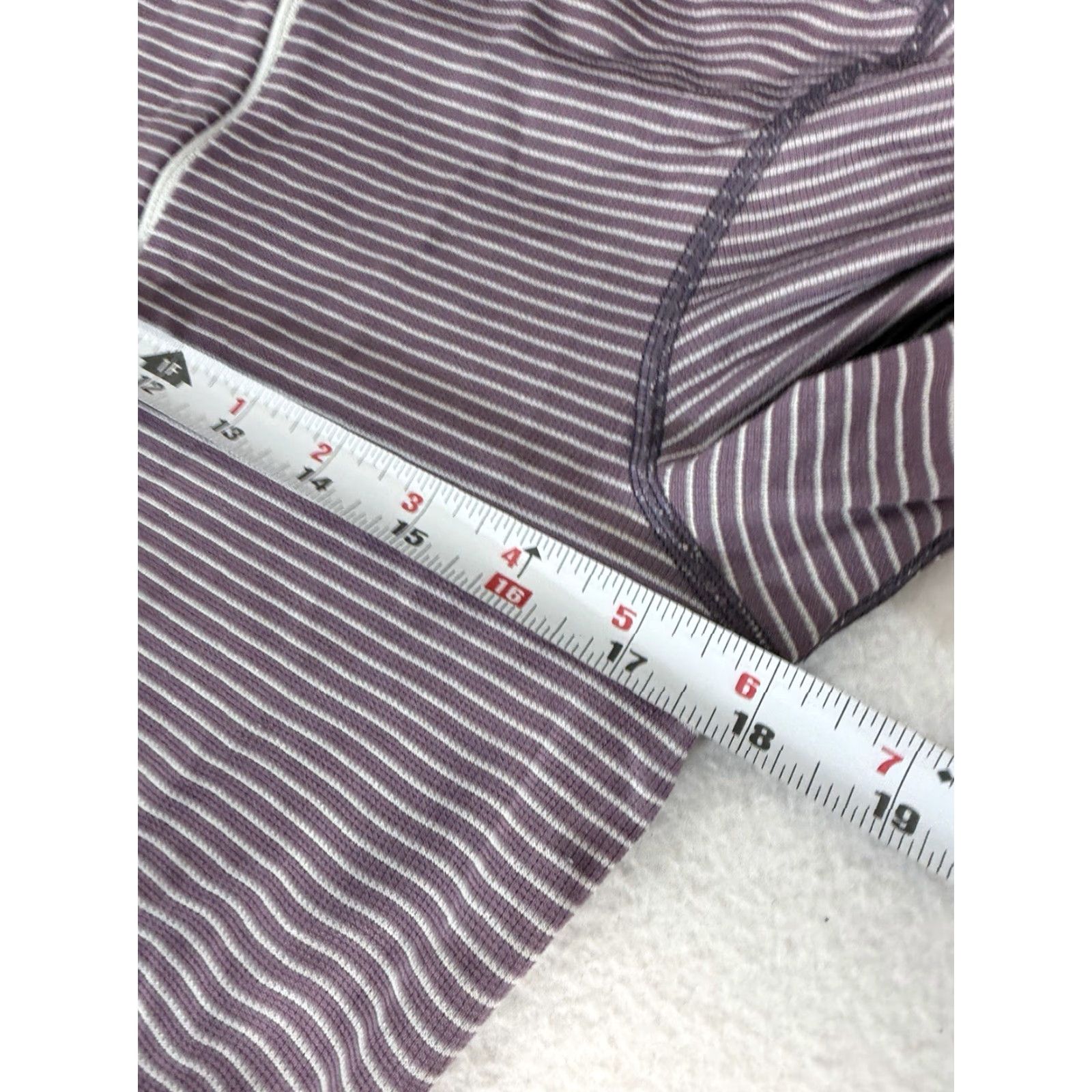 Patagonia Patagonia Capilene Pullover S Women Purple 1/4 Zip Mock Neck Lightweight Polyester Activewear Size S / US 4 / IT 40 - 3 Thumbnail