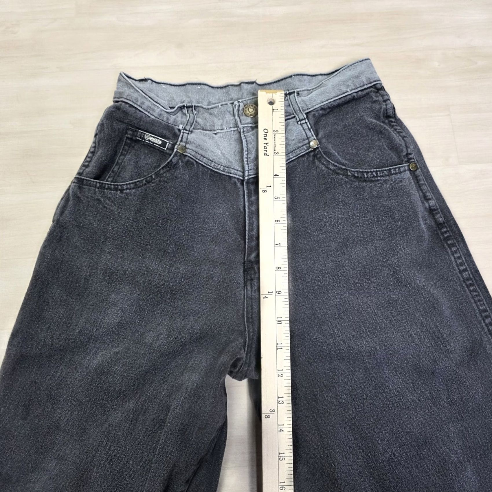 Vintage VINTAGE Gitano Womens Black Gray High Rise Tapered Leg Mom Jeans 25 x 27 Mens Womens Boys Girls Size 42" / US 20 - 6 Thumbnail