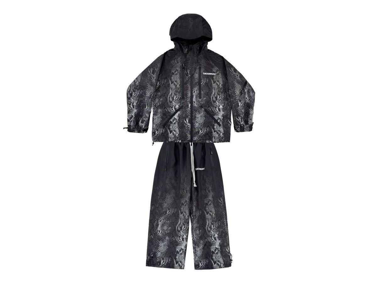 Other Black Belly Silver Snake Gradient Outdoor Windproof Ski Suit Size US 32 / EU 48 - 1 Thumbnail