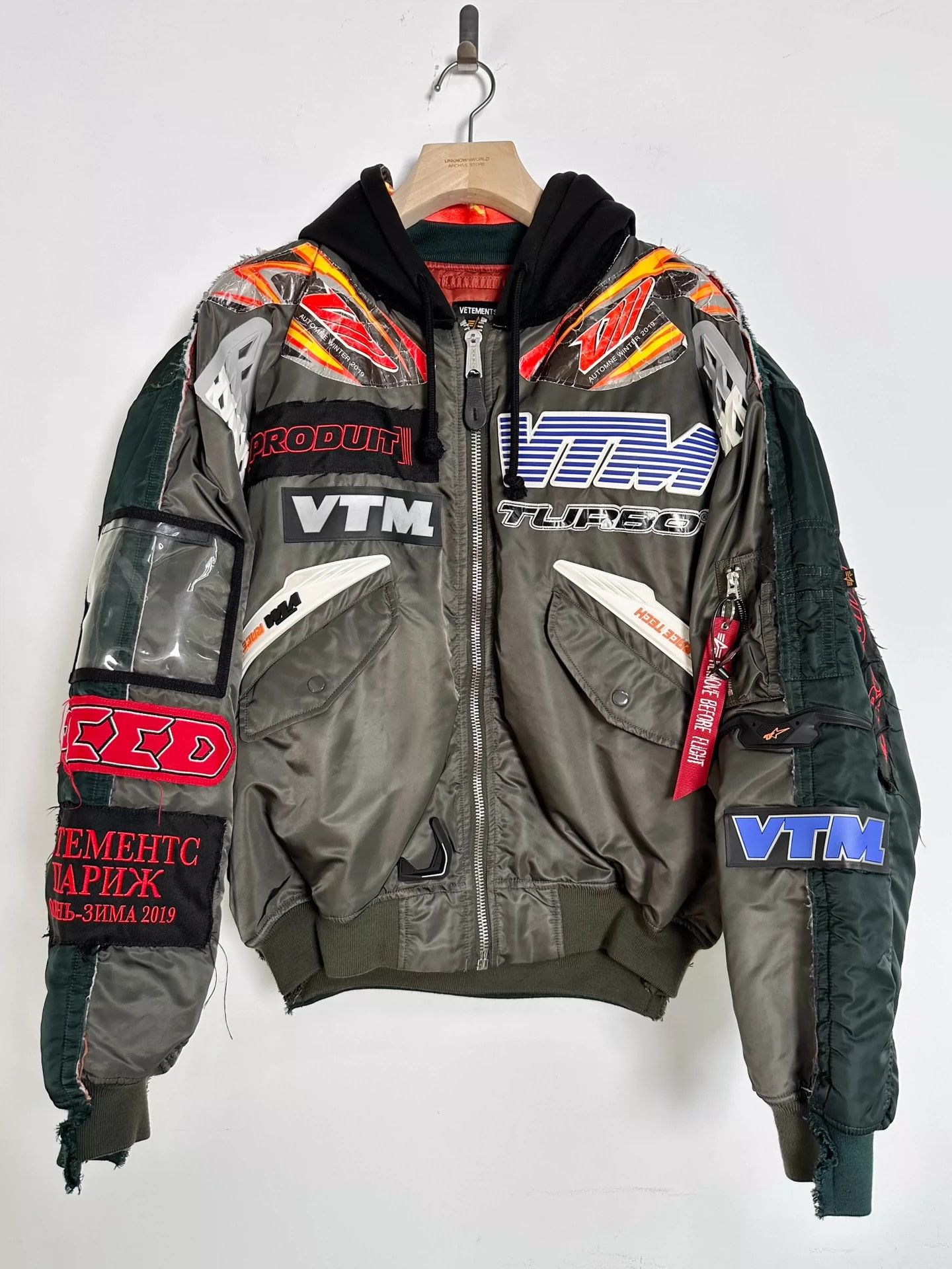 Vetements Vetements X Alpha AW18 Show Car 3D Silicone Cotton Jacket -DMC Size US S / EU 44-46 / 1 - 1 Thumbnail