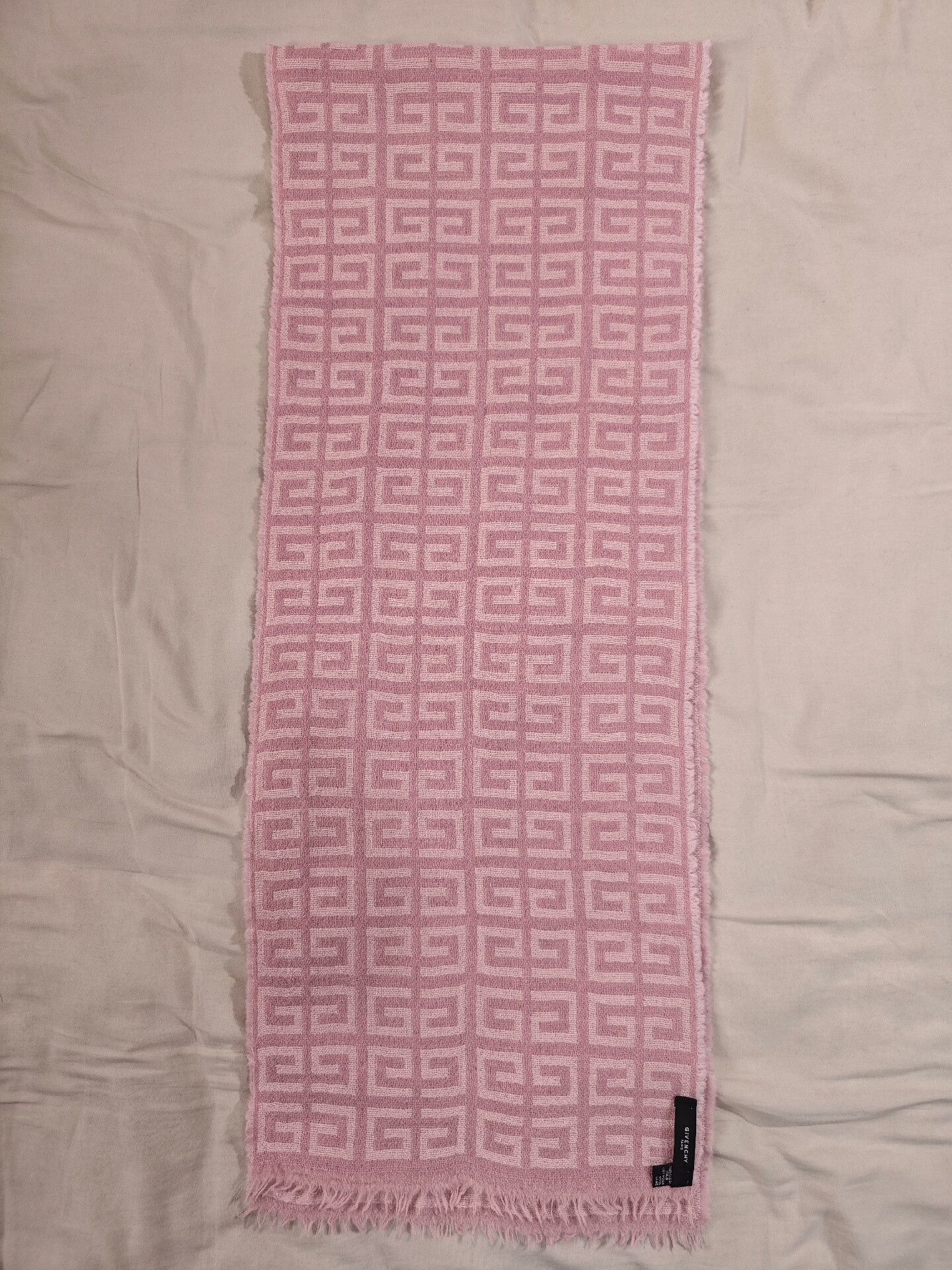Givenchy Givenchy Italian Wool Scarf in Pink Size ONE SIZE - 1 Thumbnail