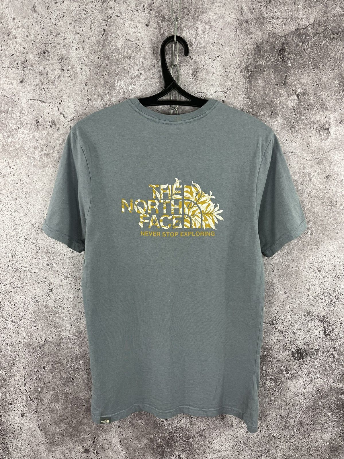 Japanese Brand × The North Face The North Face T-Shirt Back Big Logo Flower Style Size S Size US S / EU 44-46 / 1 - 1 Thumbnail