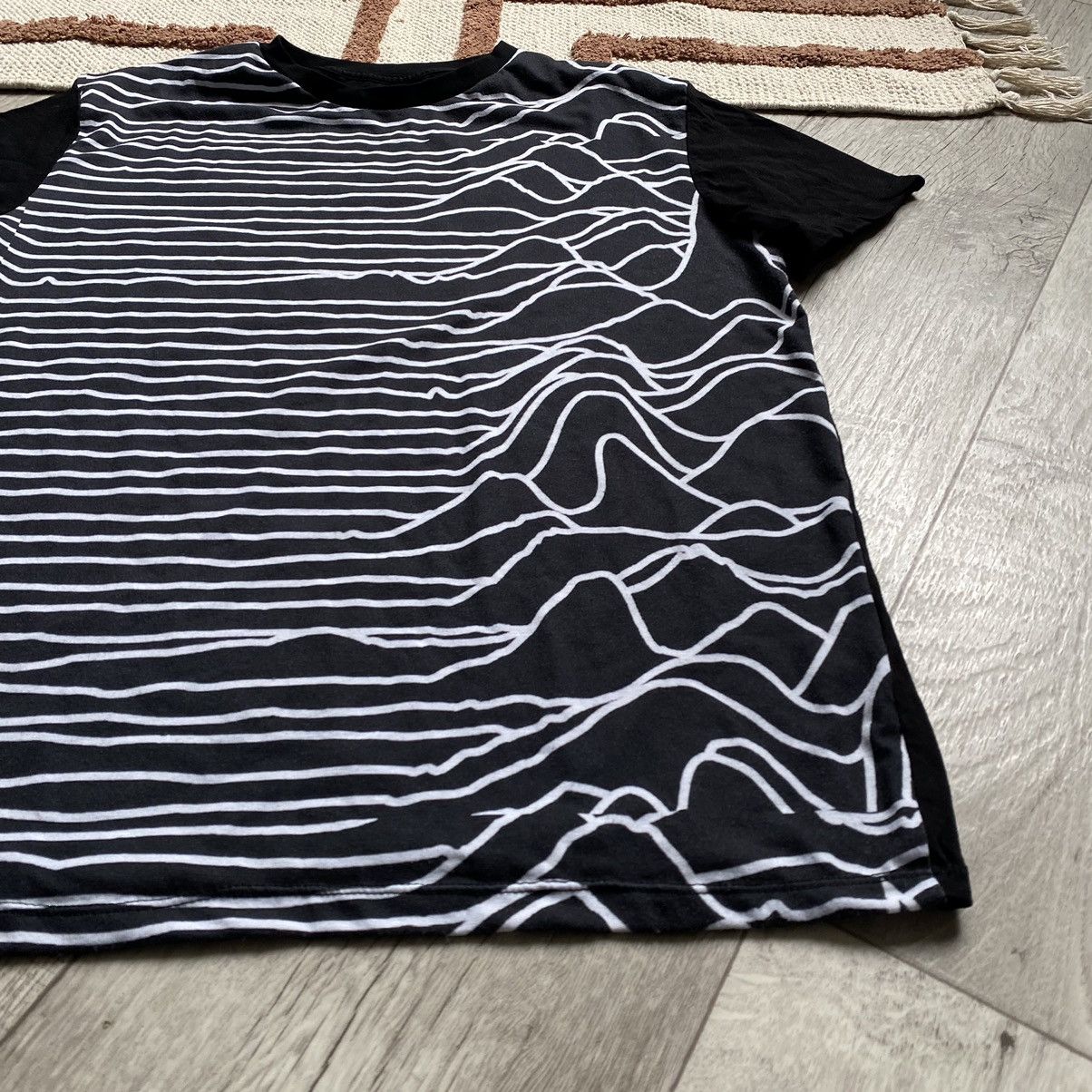 Band Tees × Joy Division JOY DIVISION Y2K BIG MOUNTAIN T SHIRT Size US M / EU 48-50 / 2 - 2 Thumbnail