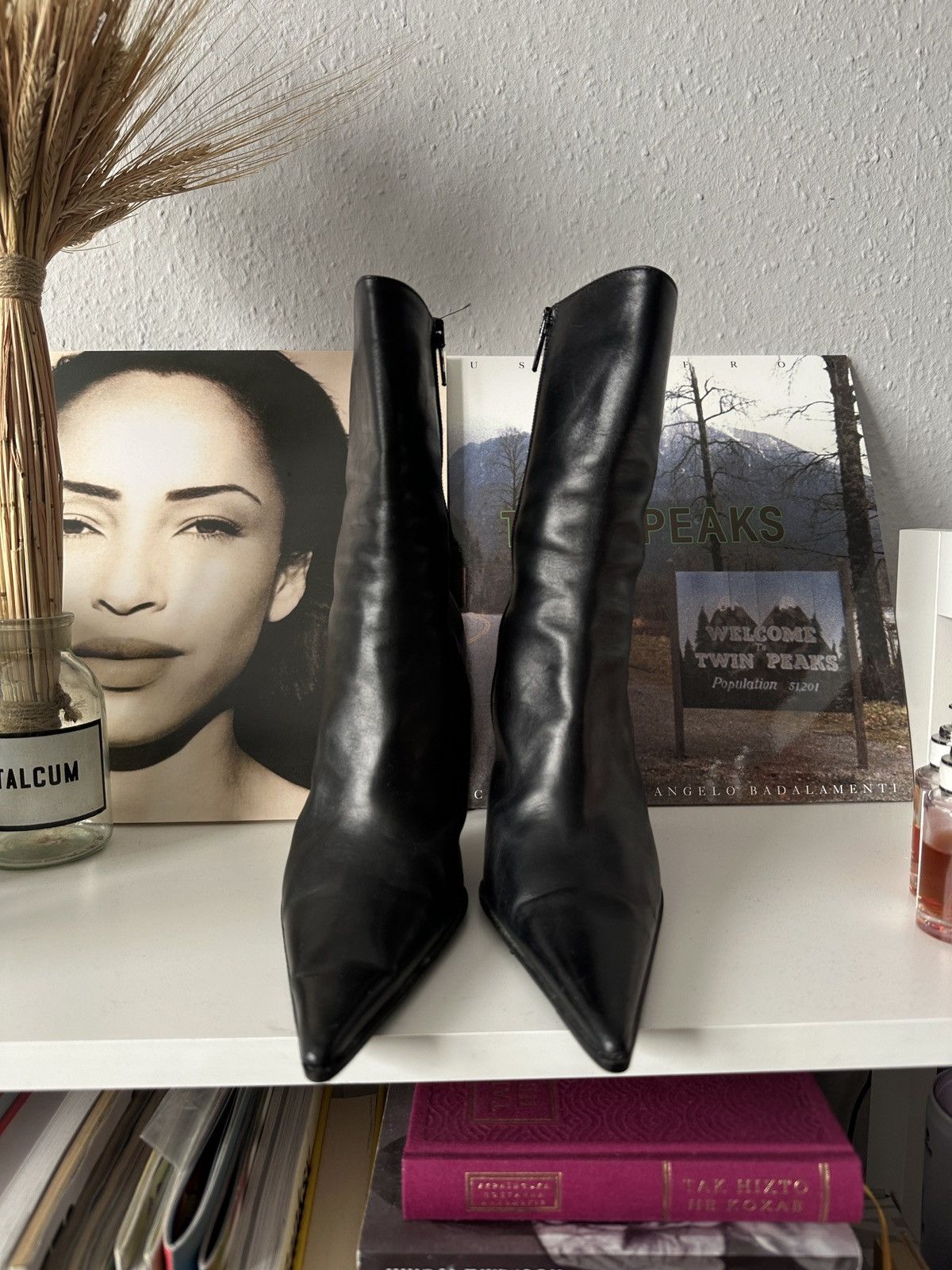 Vintage Sexy Classy Pointed Toe Leather Heels Black Boots 90s Size US 8.5 / IT 38.5 - 6 Thumbnail