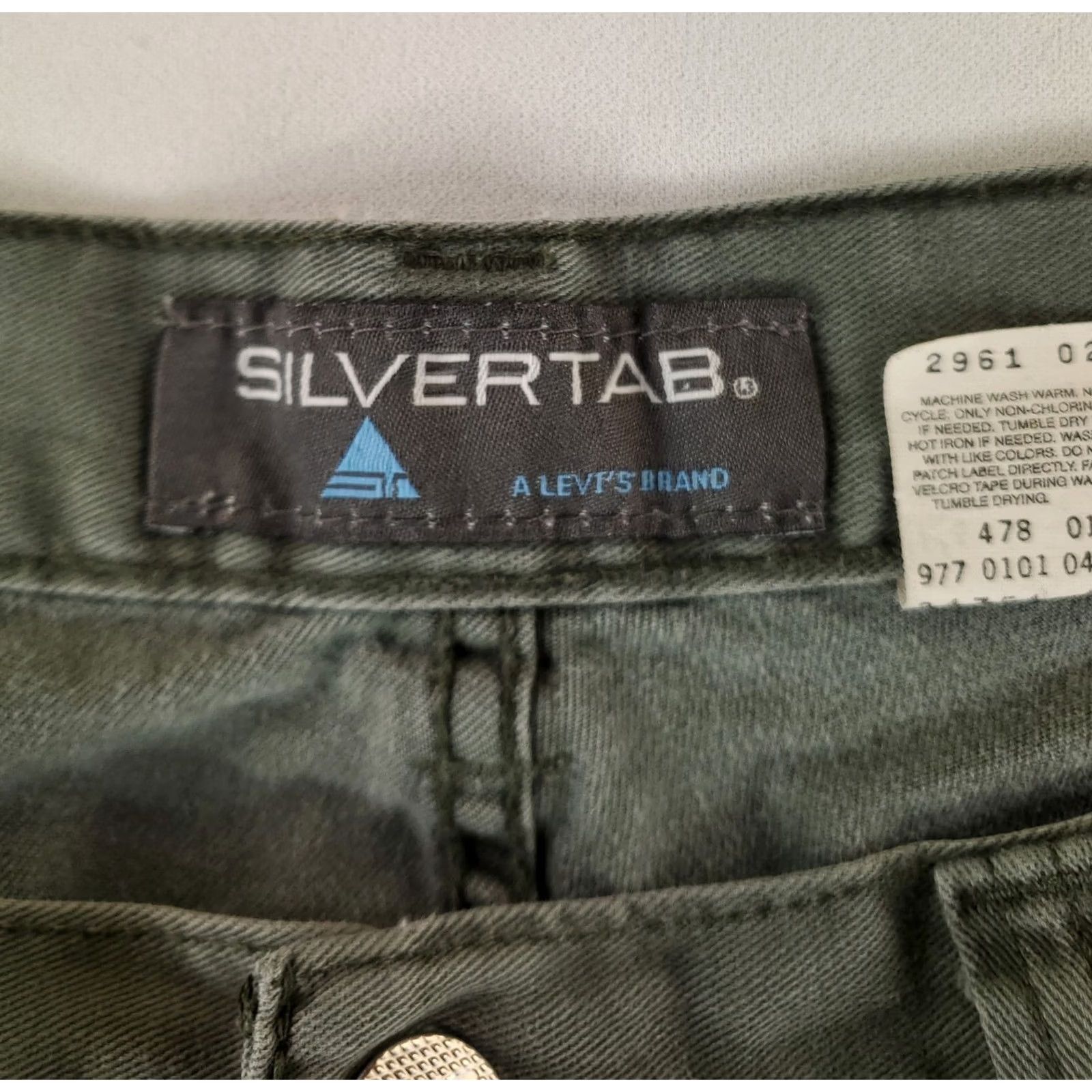 Levi's VINTAGE Levi's Shorts Cargo Silvertab VTG Y2K Green 10 Inch Inseam Mens 40 Size US 40 / EU 56 - 5 Thumbnail