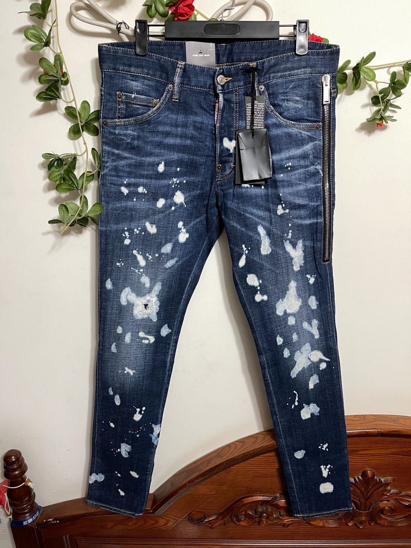 Dsquared2 Dsquared2 D2 Cool Guy Jeans 48 BNWT Size US 32 / EU 48 - 1 Thumbnail