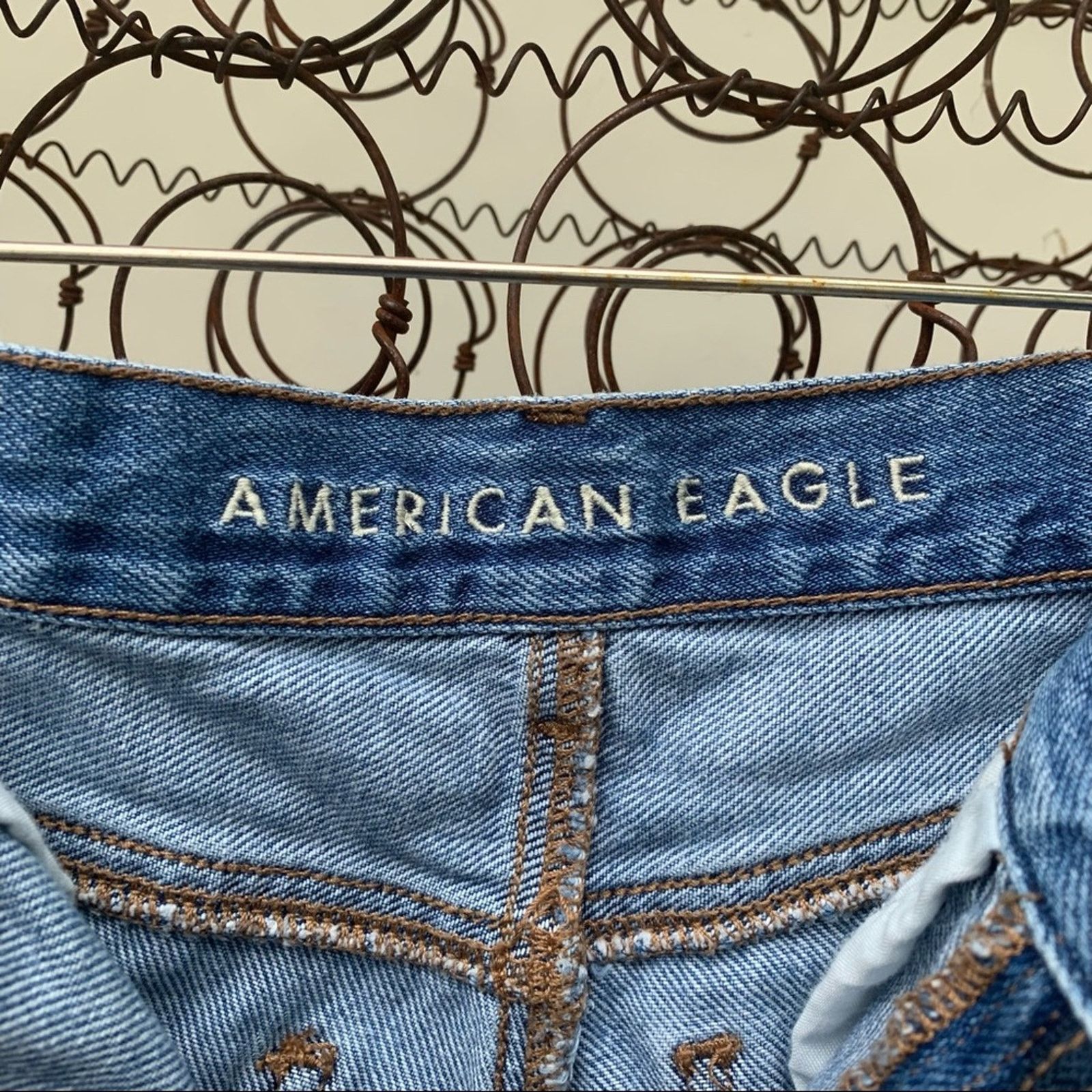 American Eagle Outfitters AEO Roll Hem Mom Short Jean Shorts Size 2 Size 26" / US 2 / IT 38 - 6 Thumbnail
