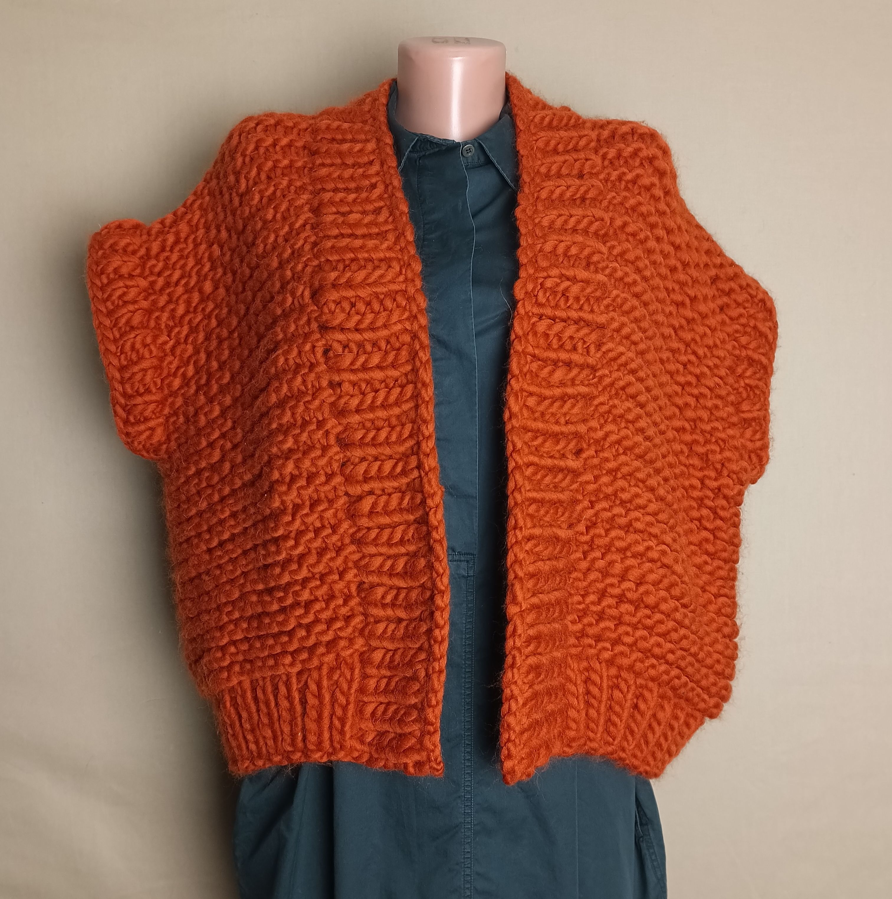 Handmade Club Knit Switzerland Handmade Wool Vest Size M / US 6-8 / IT 42-44 - 1 Thumbnail