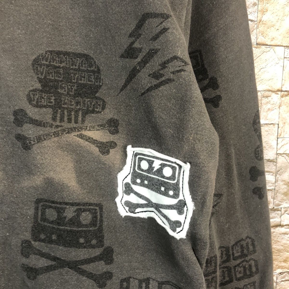 Japanese Brand × Vintage Wam Wam Skulls Brown Sweatshirt #A9 Size US S / EU 44-46 / 1 - 11 Thumbnail