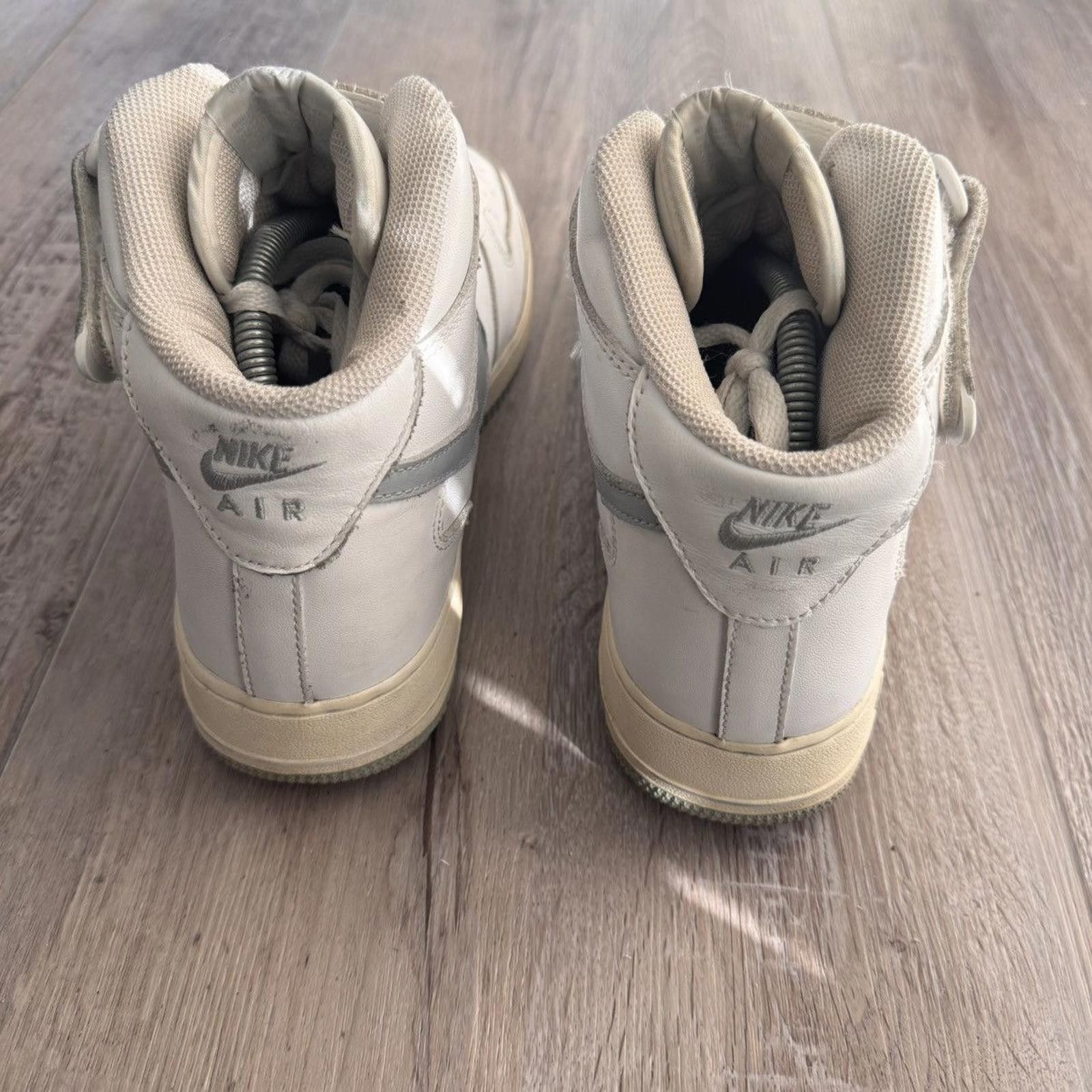 Nike NIKE • Air Force 1 Mid "White/Grey" (10M) Size US 10 / EU 43 - 10 Thumbnail