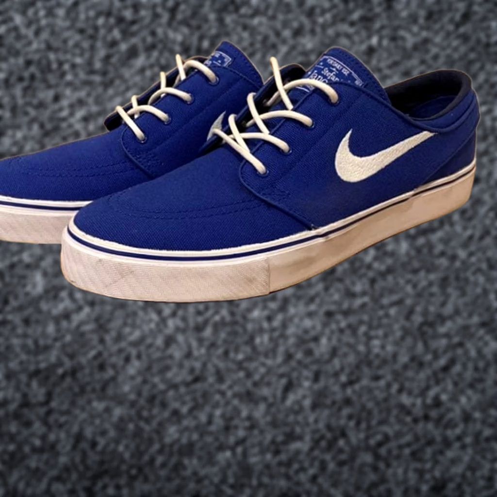 Nike Item Specifications: Brand: Nike Size US 10 / EU 43 - 1 Thumbnail