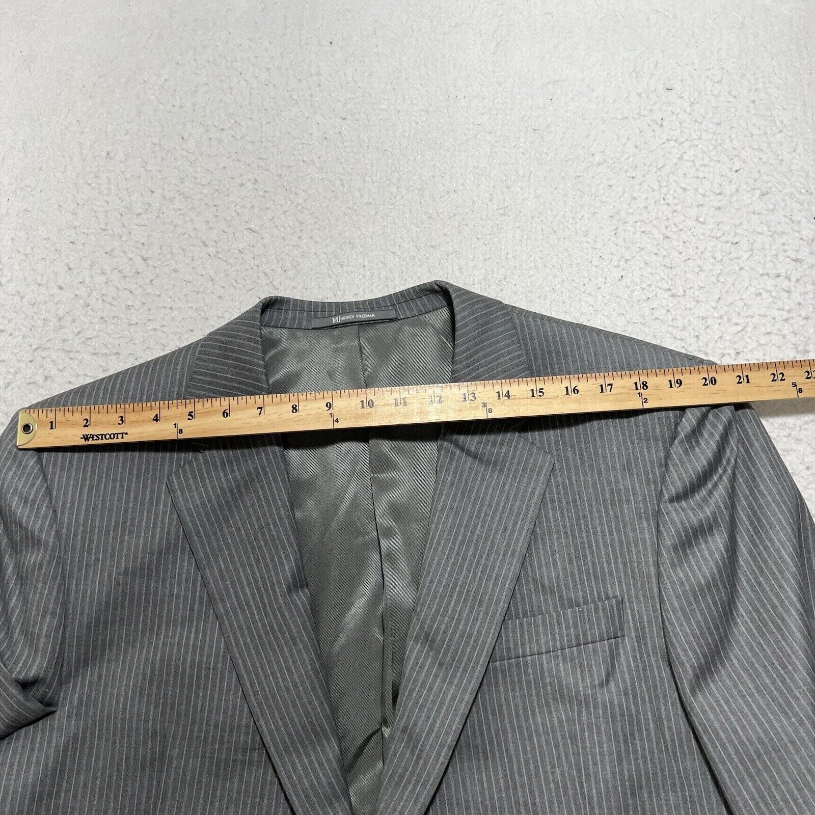 Hickey Freeman Hickey Freeman 44R Worsted Wool Gray Pinstripe Suit Jacket Size 44R - 14 Thumbnail