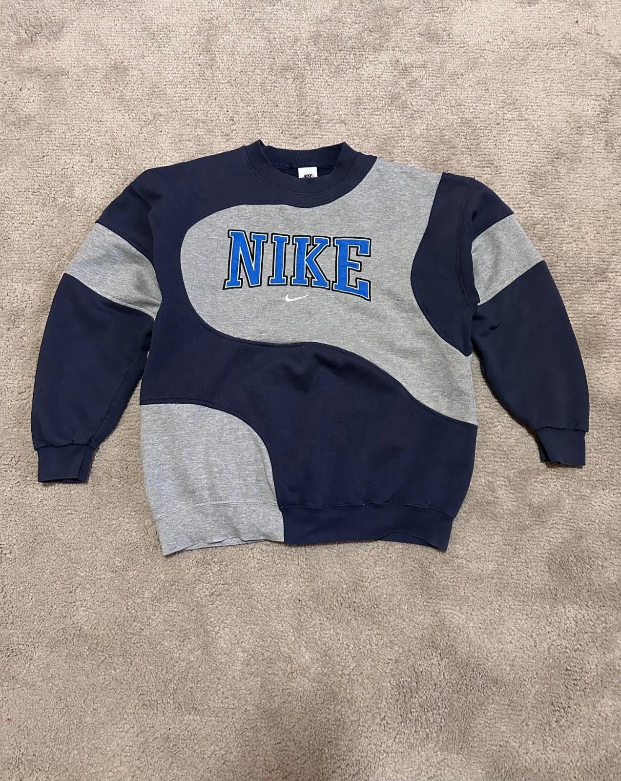 Nike Vintage Nike OverSize Sweatshirt Custom Distressed Y2K Sz L Size US L / EU 52-54 / 3 - 1 Thumbnail