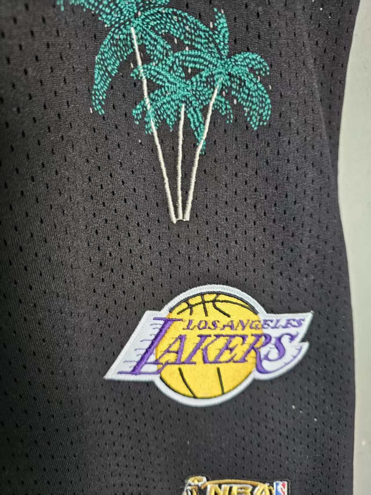 NBA Laker #24 Kobe Bryant Jersey Double Stitched Size US L / EU 52-54 / 3 - 8 Thumbnail