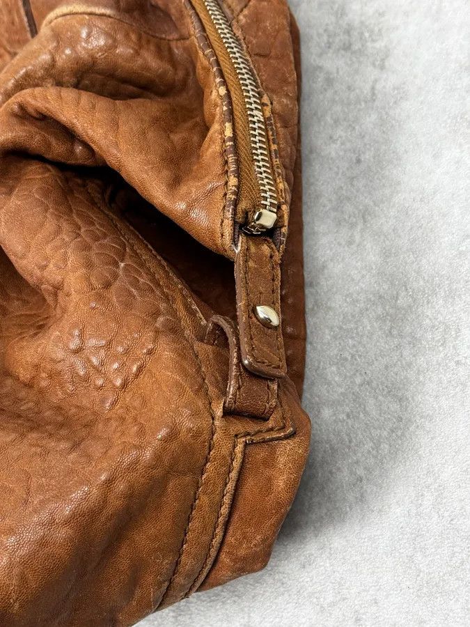 Yves Saint Laurent 2000s Yves Saint Laurent Easy Y Brown Grained Leather Handle Bag Size ONE SIZE - 6 Thumbnail