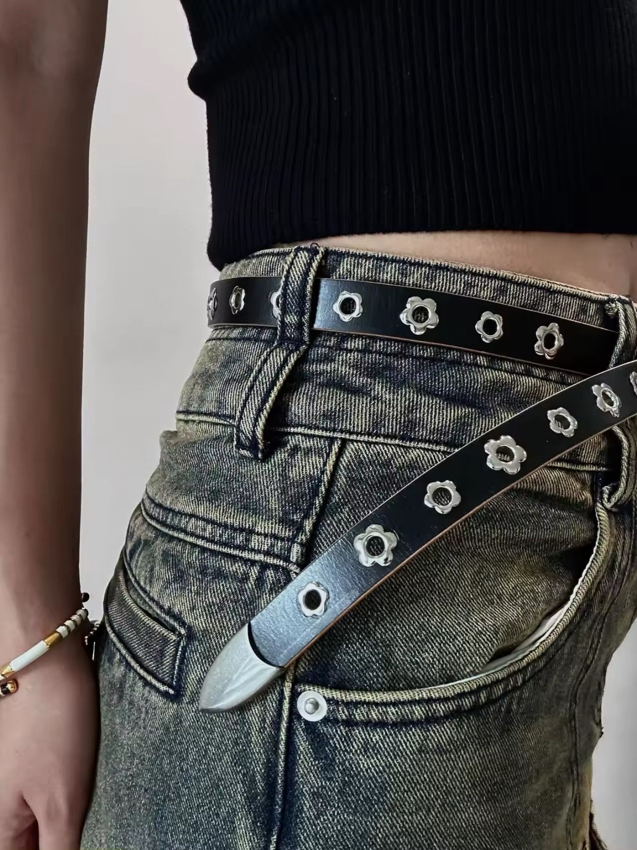 Leather × Vintage Women Flower Stud Rivet Hole Belt Size ONE SIZE - 2 Thumbnail