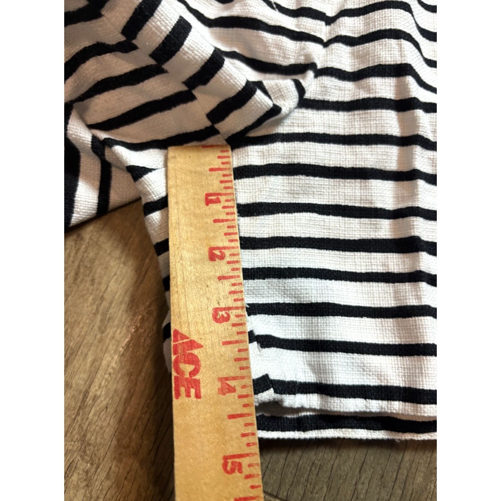 J.Crew J.CREW Shorts Women Size 2 Cotton White Black Stripes RN 77288 Striped Flat Front Pockets Chino Lightweight Casual Summer Spring Classic Knit? Size 26" / US 2 / IT 38 - 3 Thumbnail