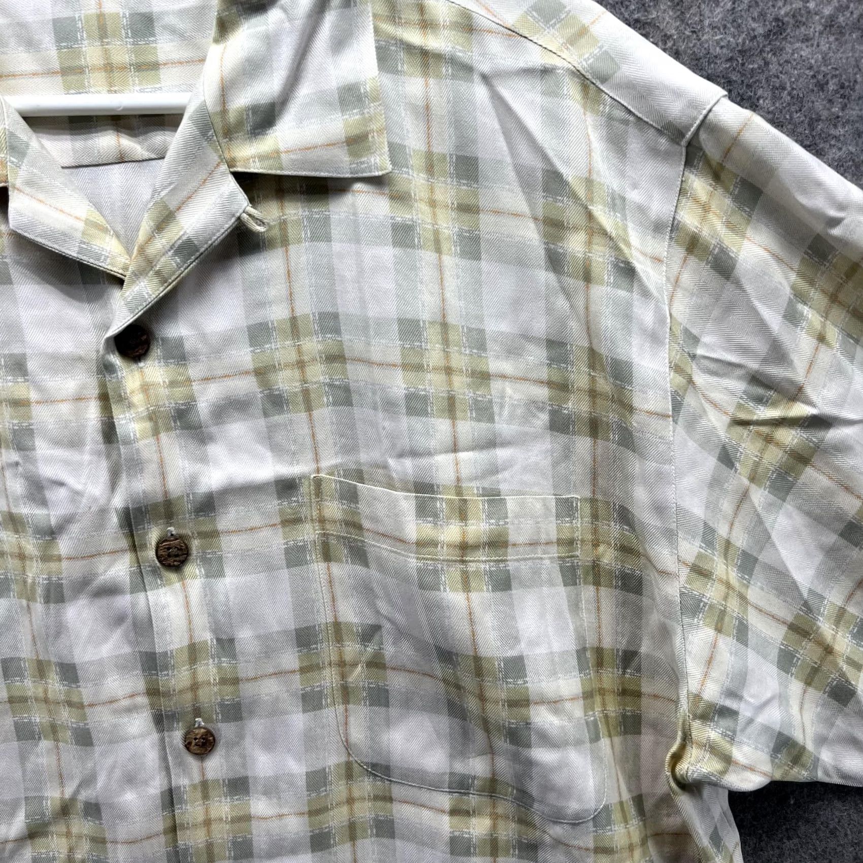 Tommy Bahama Tommy Bahama Shirt Men M Beige Silk Button-Up Check Vtg Preppy Glen-Style Short Sleeve, Regular Fit, 46 Chest, Button-Down Collar, All Seasons, China Size US M / EU 48-50 / 2 - 4 Thumbnail