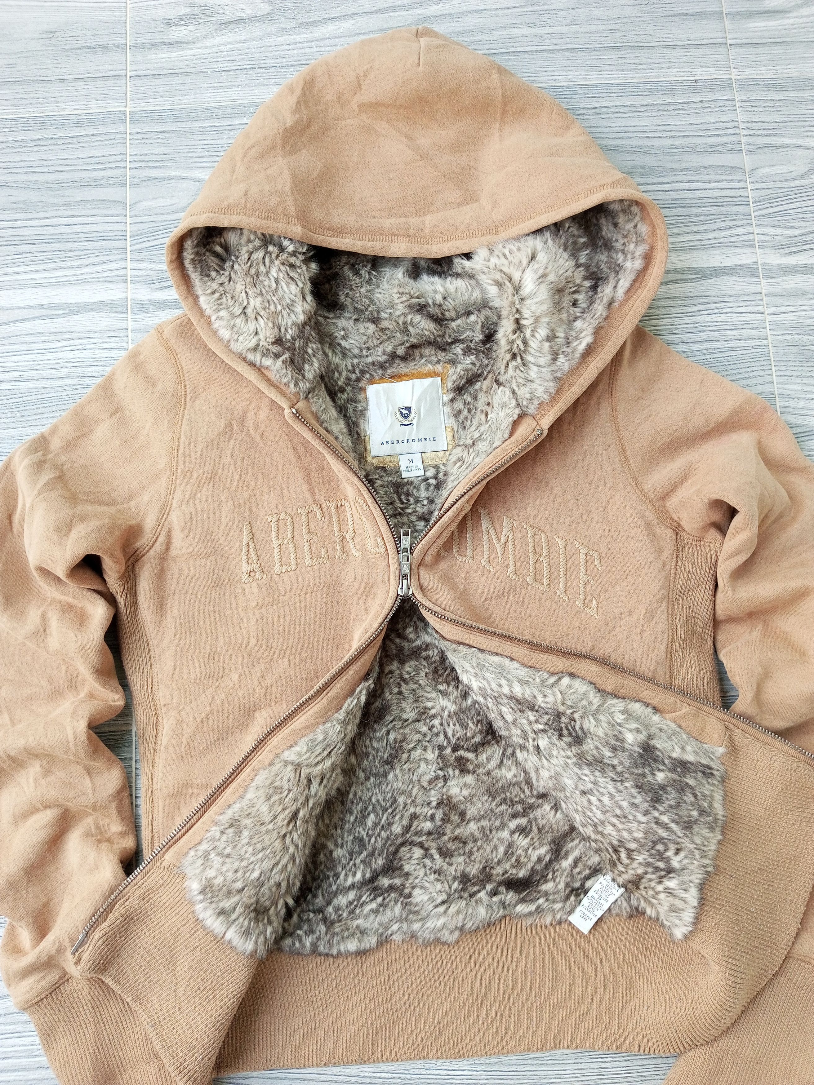 Abercrombie & Fitch Abercrombie & Fitch Fur Hood Zip Up Jacket Size US S / EU 44-46 / 1 - 1 Thumbnail