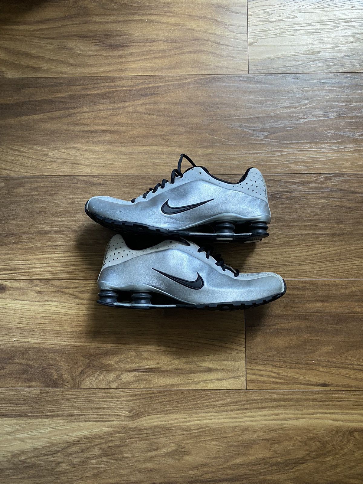 Nike Nike Shox R4 OG Silver Vintage,Drill,Y2k Size US 12.5 / EU 45-46 - 1 Thumbnail